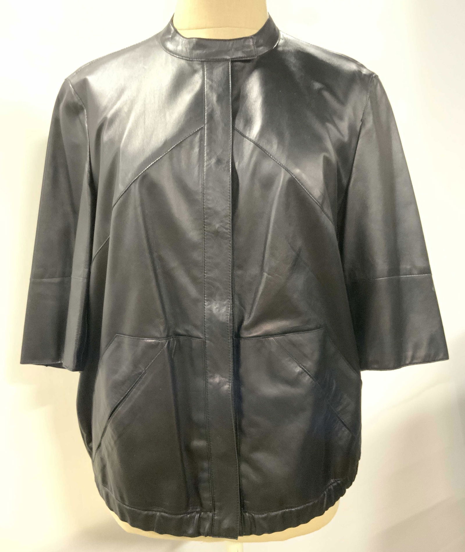 AKRIS Black Leather & Silk Snap Top, Switzerland (1 of 10)