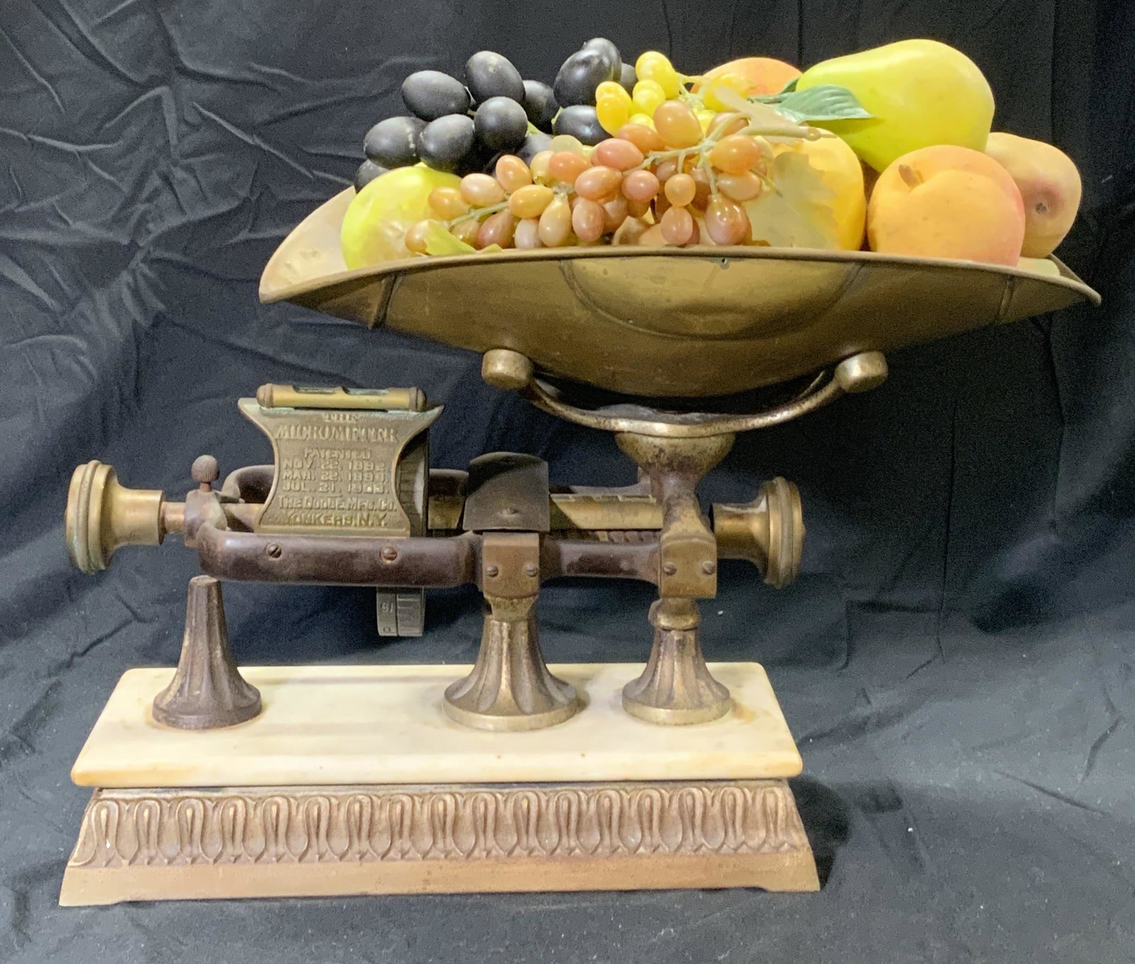 MICROMETER Antique Scale & Vtg Decorative Fruit (1 of 13)