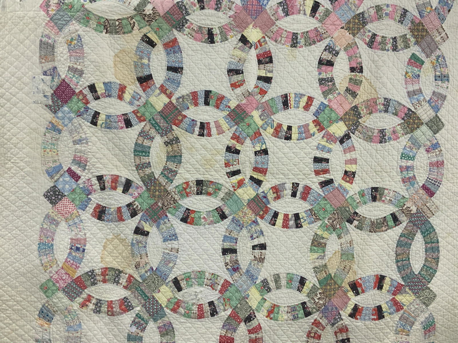 Vintage Handmade Interlocking Rings Quilt (1 of 6)