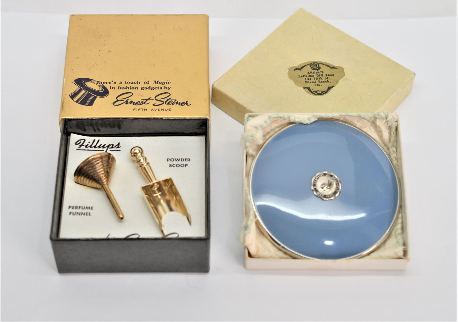 Lot Vanity Acc Vintage La Mode Powder Compact more (1 of 7)