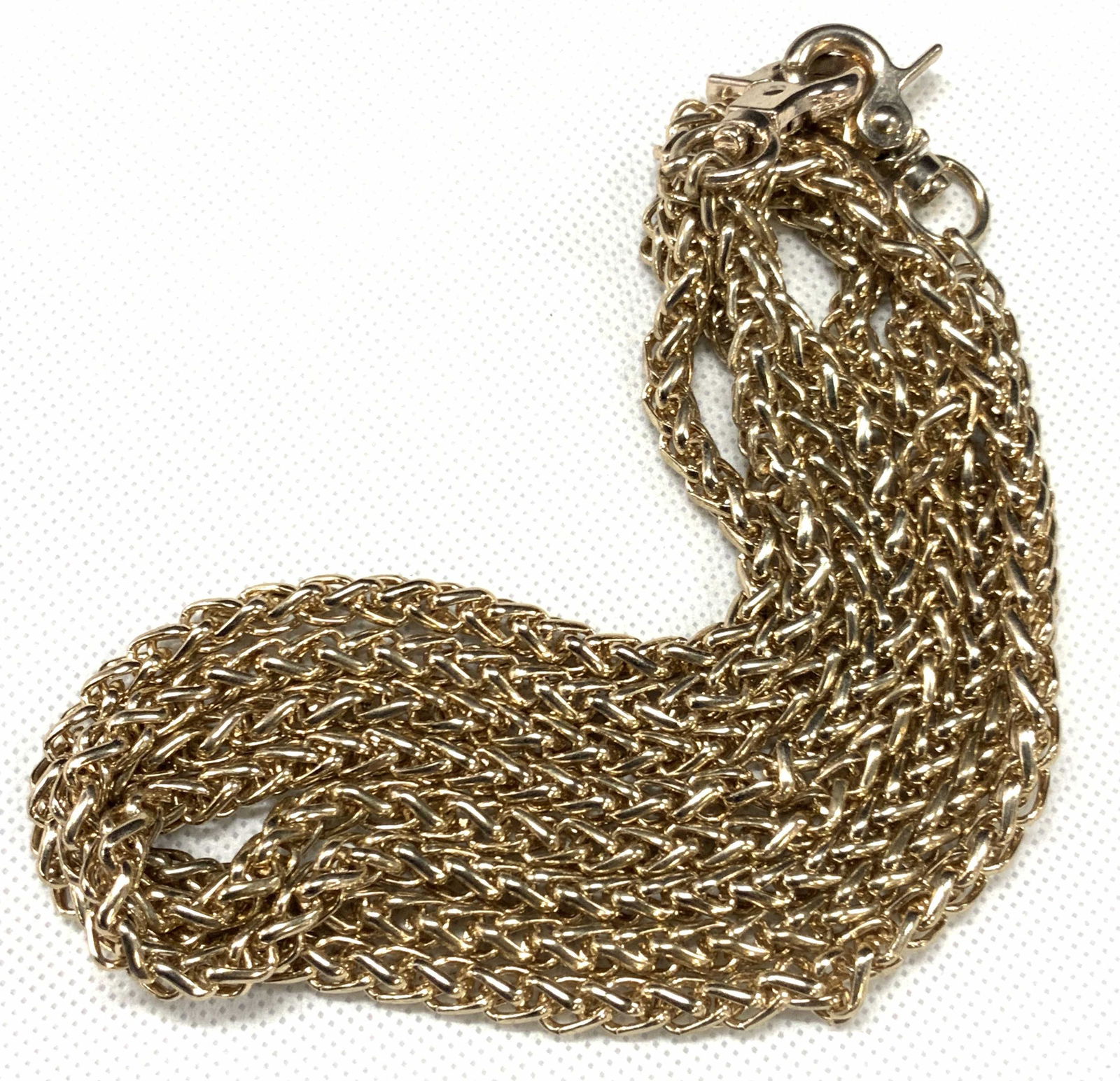 28 Inch Long Fashion Accessory: A rose gold toned chain accessory with double latch ends. Can be worn as a necklace or use as a keychain. Approximately 28 inches long. vintage jewelry, contemporary jewelry, Estate Jewelry, Costume J