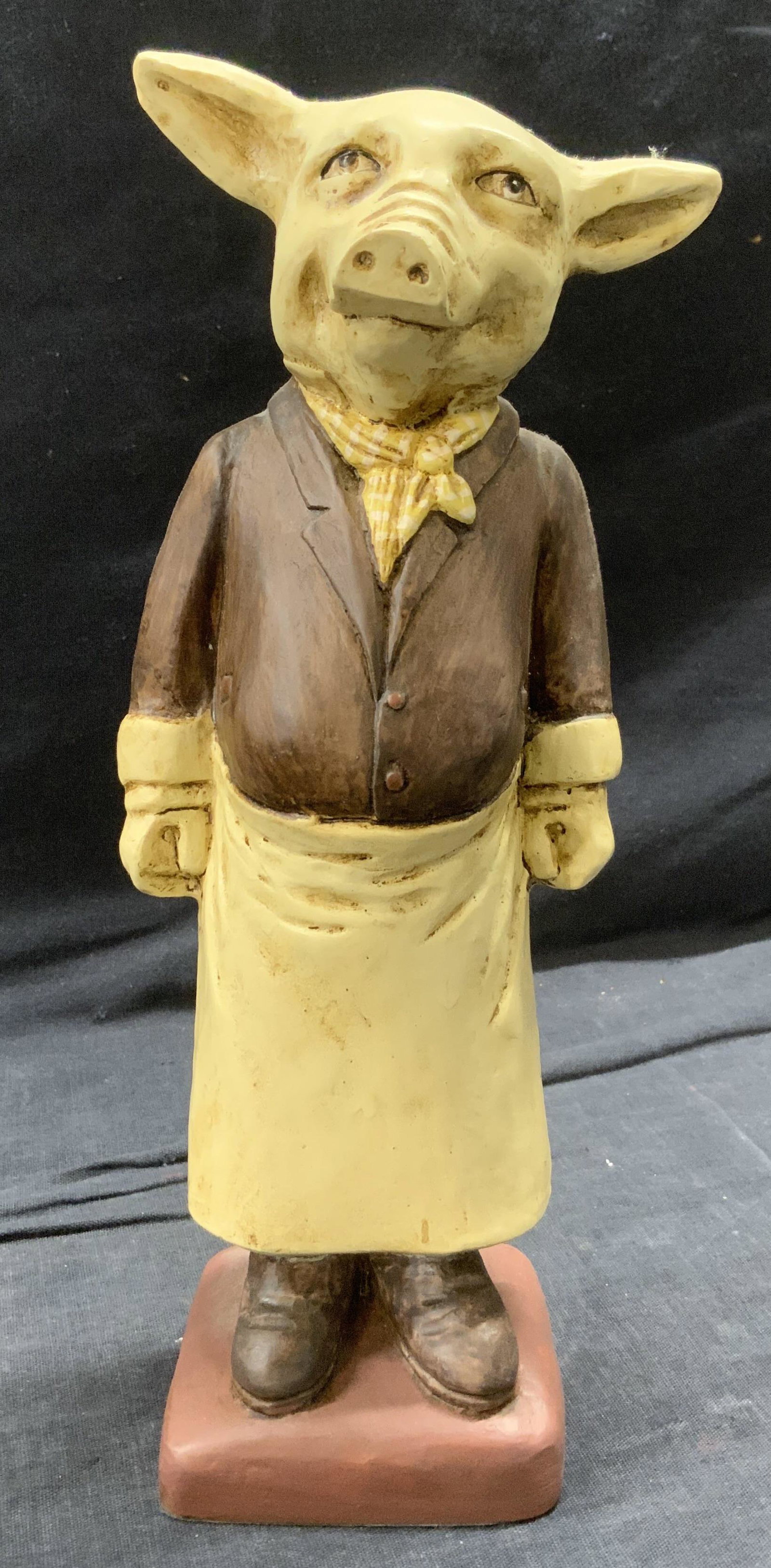 Sterling Industries Vintage Chef Pig Figural: Sterling Industries Vntg French Chefs Pig Resin Figurine, measures 4 inches wide x 10 inches tall. Decor, tabletop decor, resin, resin art, book ends, Sterling industries, resin bookends, Sterling ind