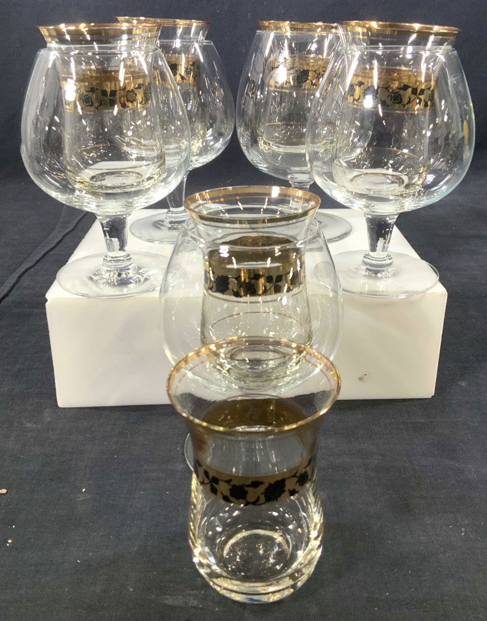 Set 11 Crystal & Glass Gilt Elegant Bar Ware (1 of 7)