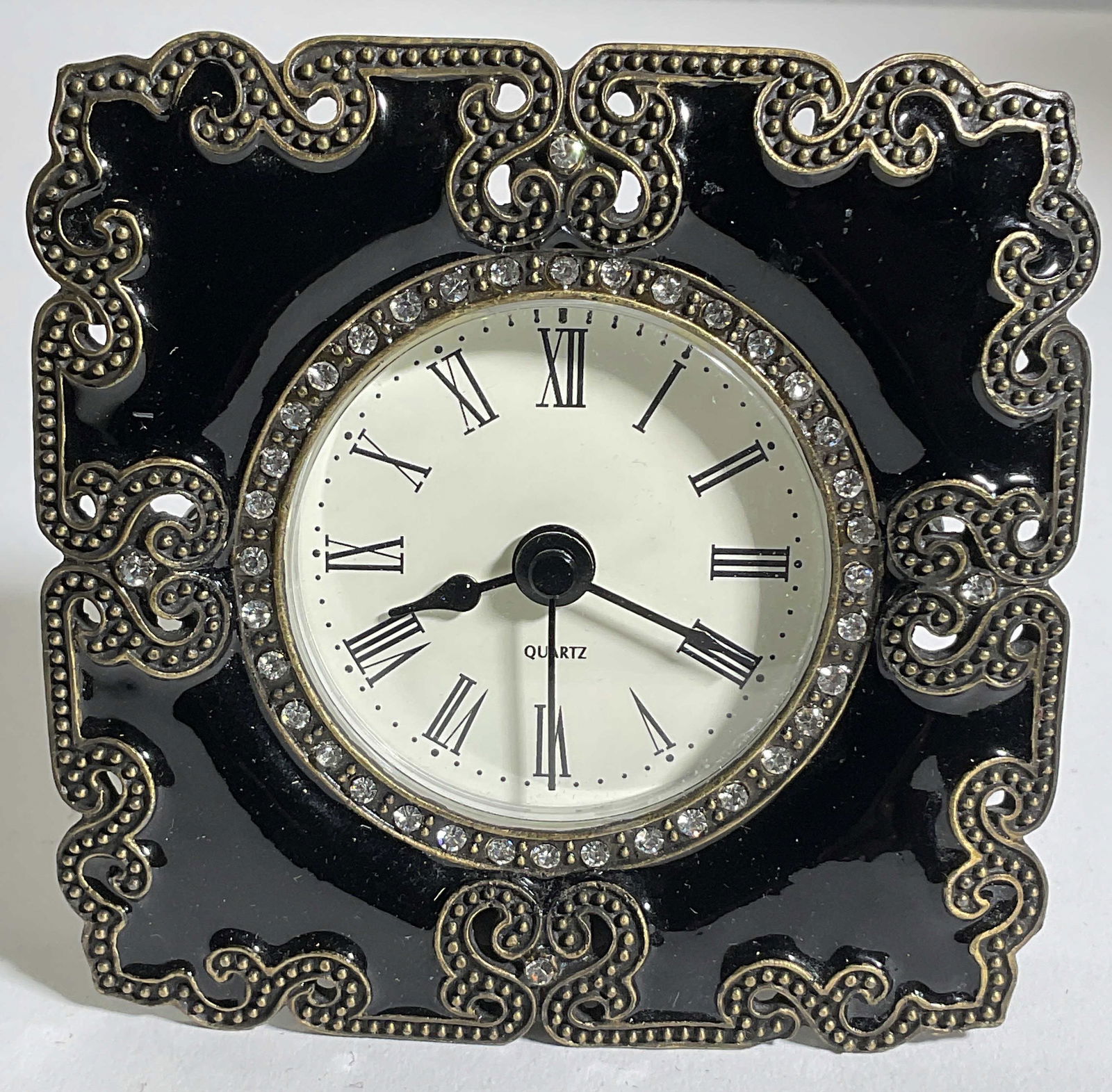Desk Top Metal Detailed Quartz Clock (1 of 6)