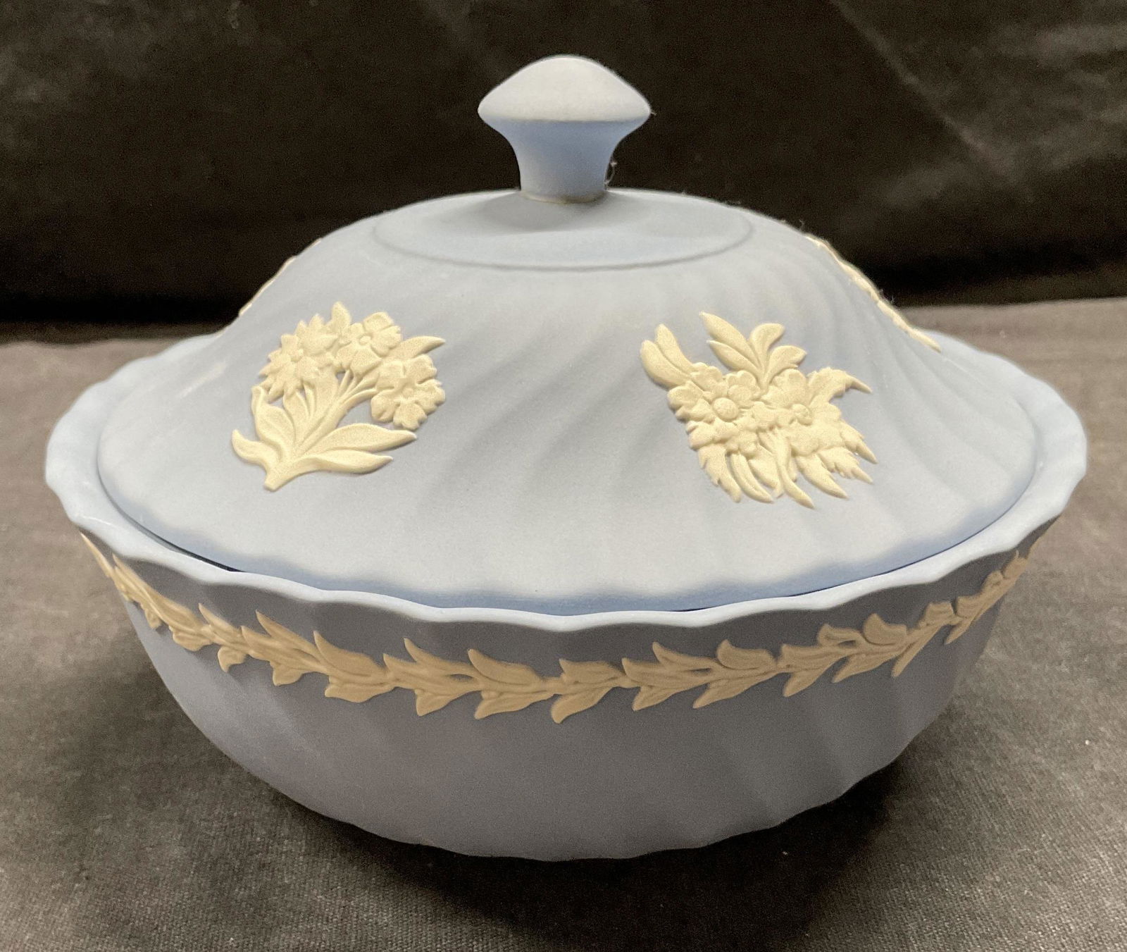 WEDGWOOD Jasperware Powder Box: WEDGWOOD Jasperware Powder Box, comes in original box, label reads Fluted Jasper Powder Box, inscription to piece reads Wedgwood Made in England, measures 4 inches tall x 5 1/2 inches wide, surface we