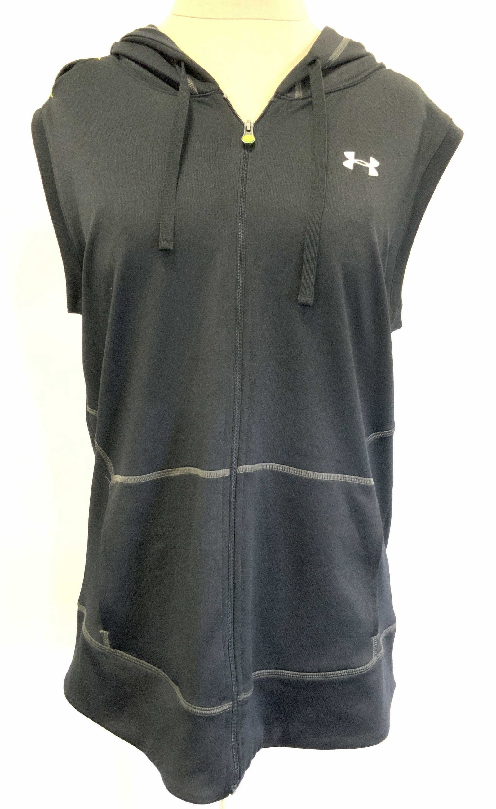 UNDER ARMOUR Sleeveless Athletic Vest: A black sleeveless vest with hood. Marked Under Armour on material tag, 100% Recycled Polyester. Marked with the Under Armour logo on front. Front pockets. Marked MDUnder Armour athletic wear, athleis