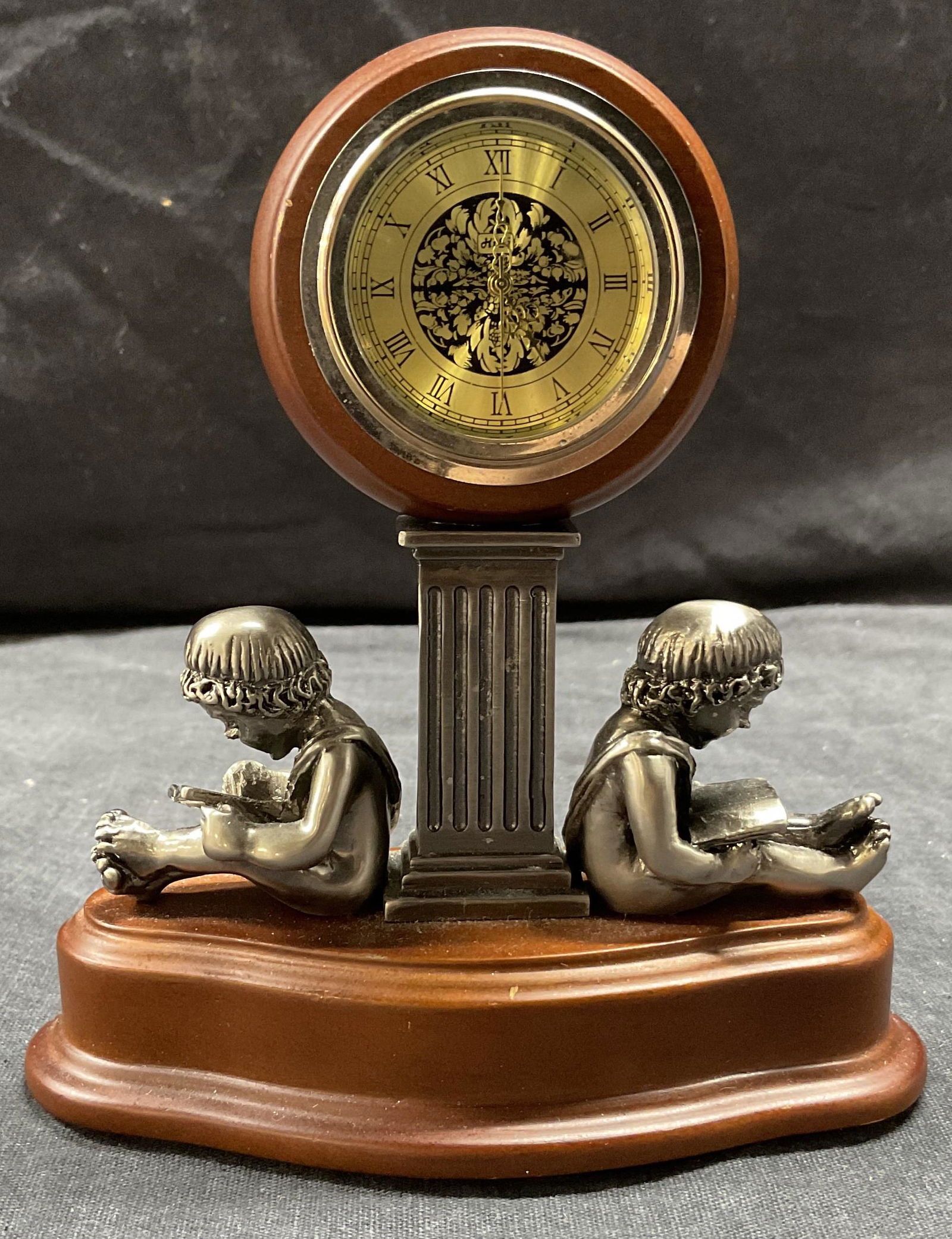 HISI Wooden Desk Clock (1 of 6)