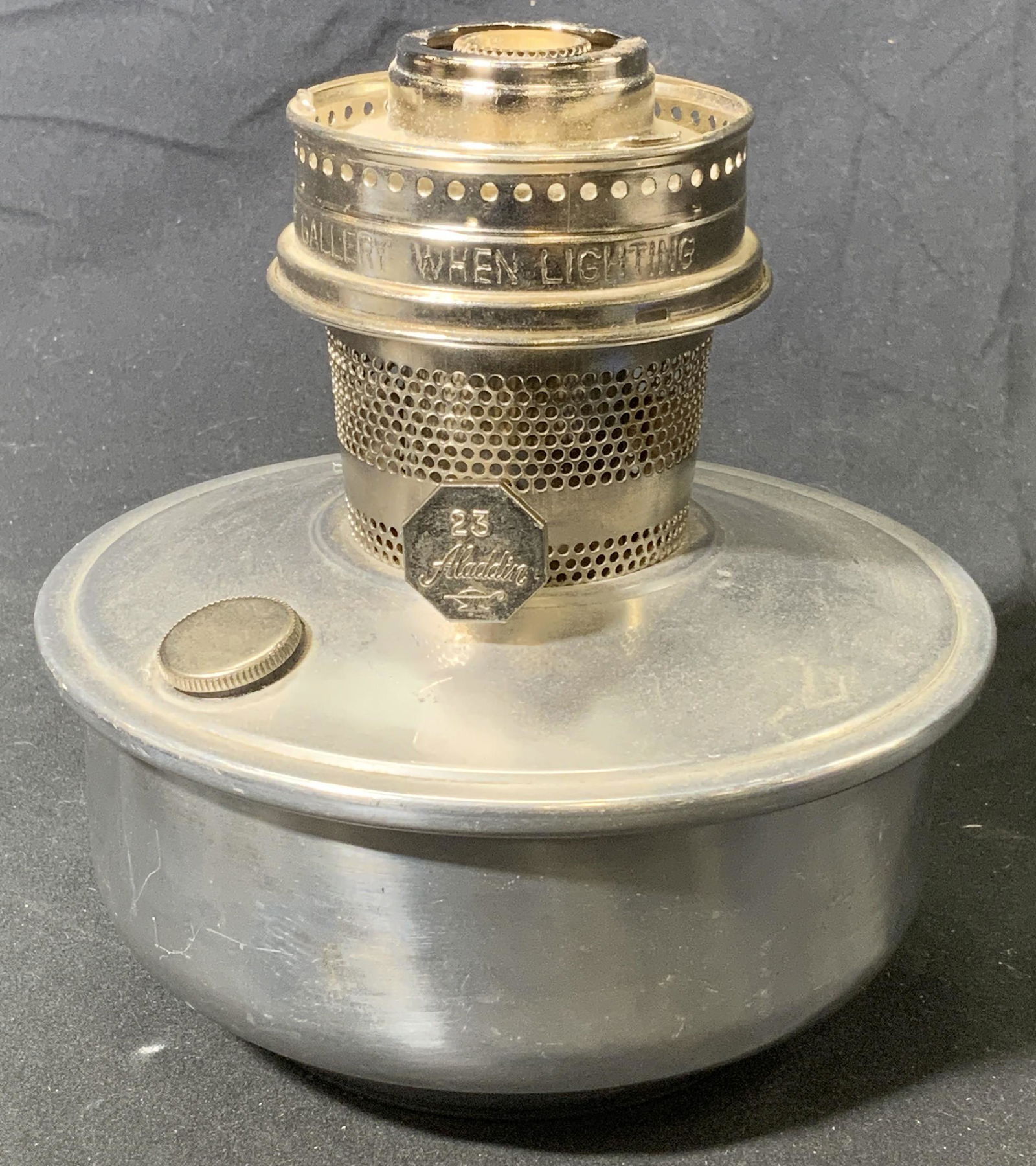 Vintage ALADDIN Kerosene Lantern (1 of 6)