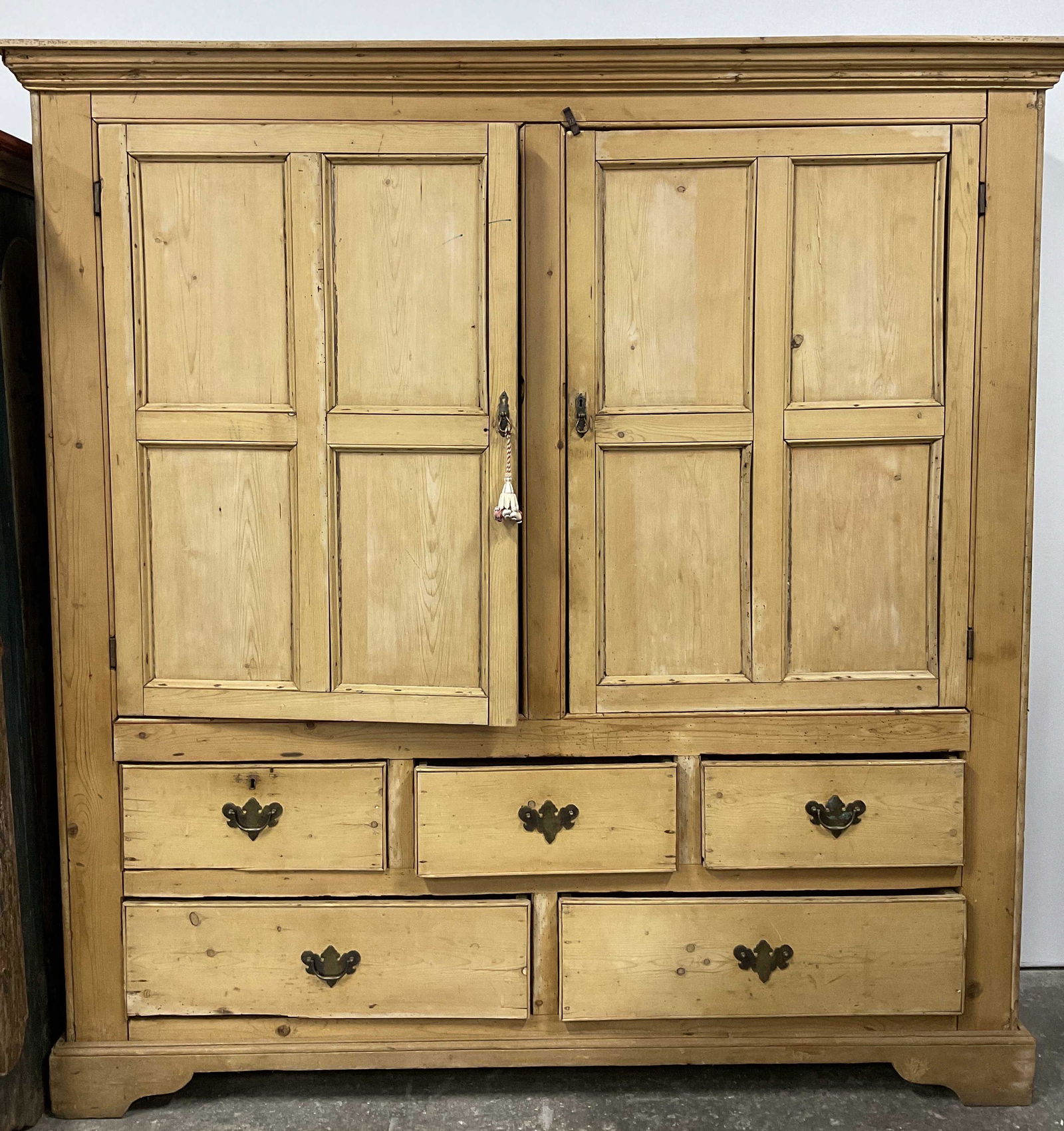 XL Antique Early 19thC Pine Cupboard (1 of 16)
