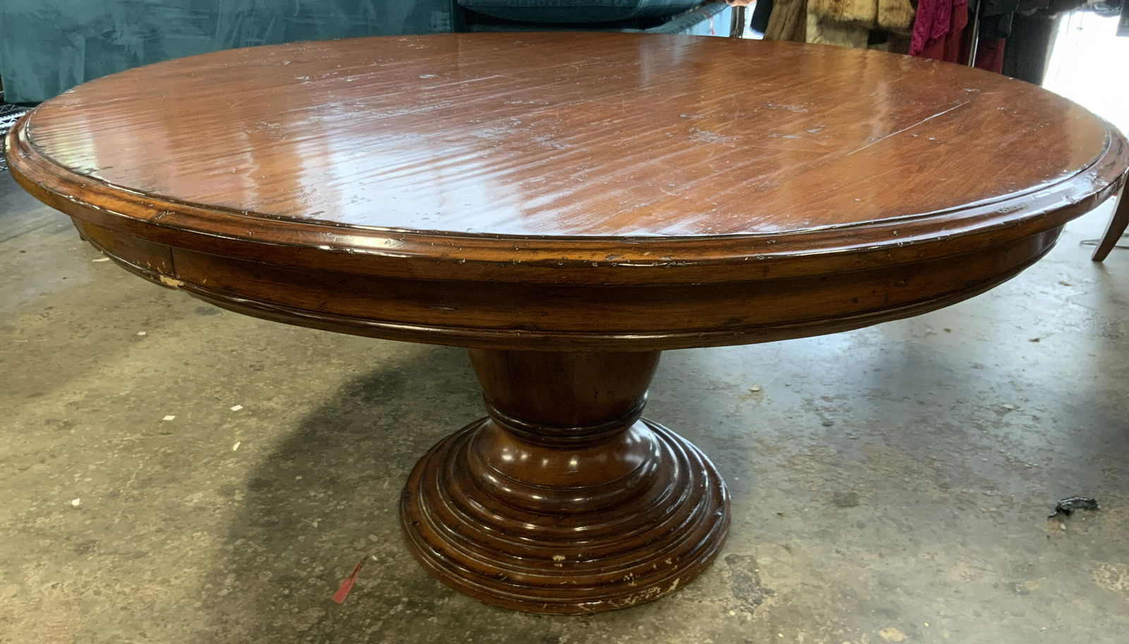 WOODLAND FURNITURE Circular Farmhouse Dining Table (1 of 14)