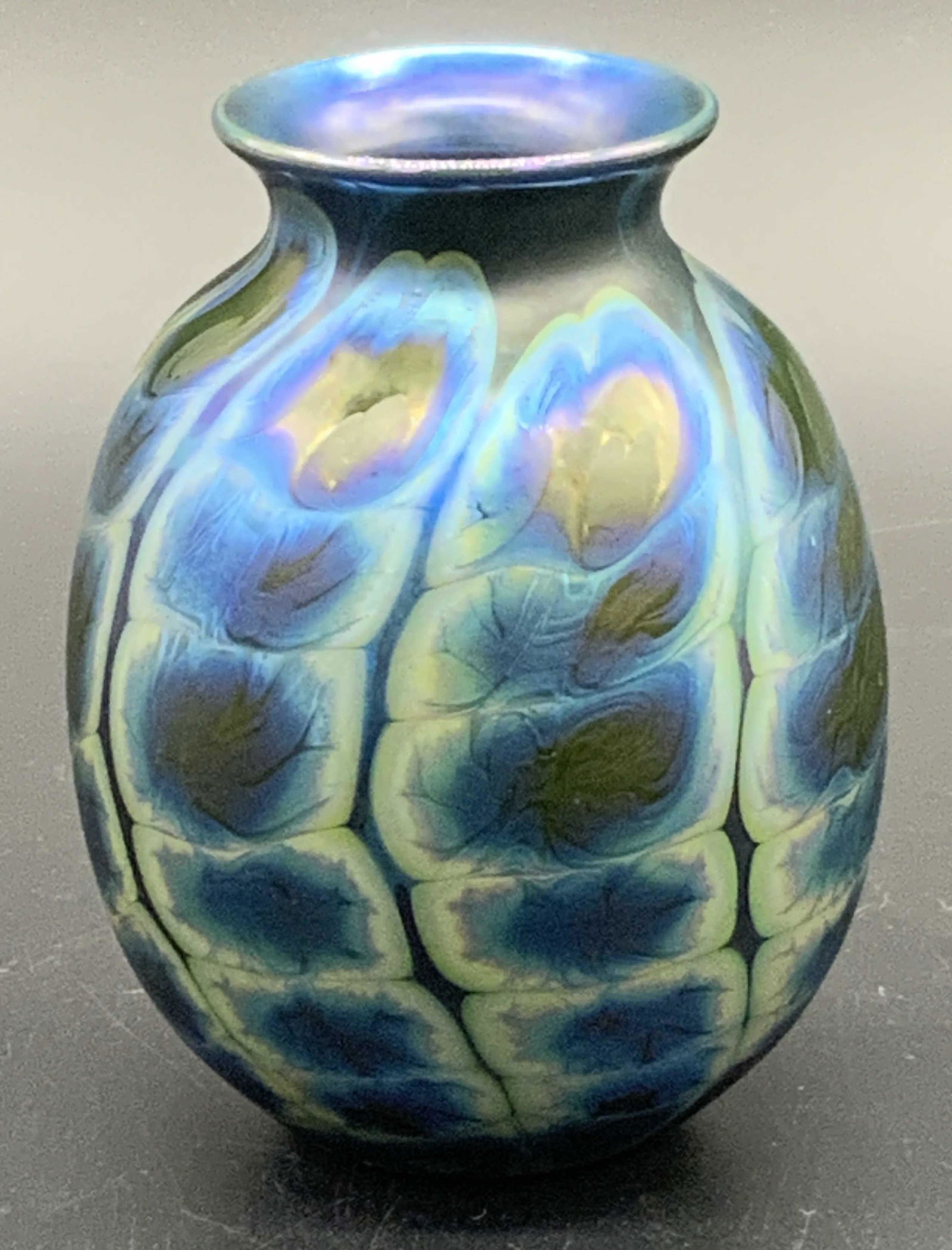 CHARLES LOTTON Handblown Vtg. Art Glass Vessel (1 of 10)