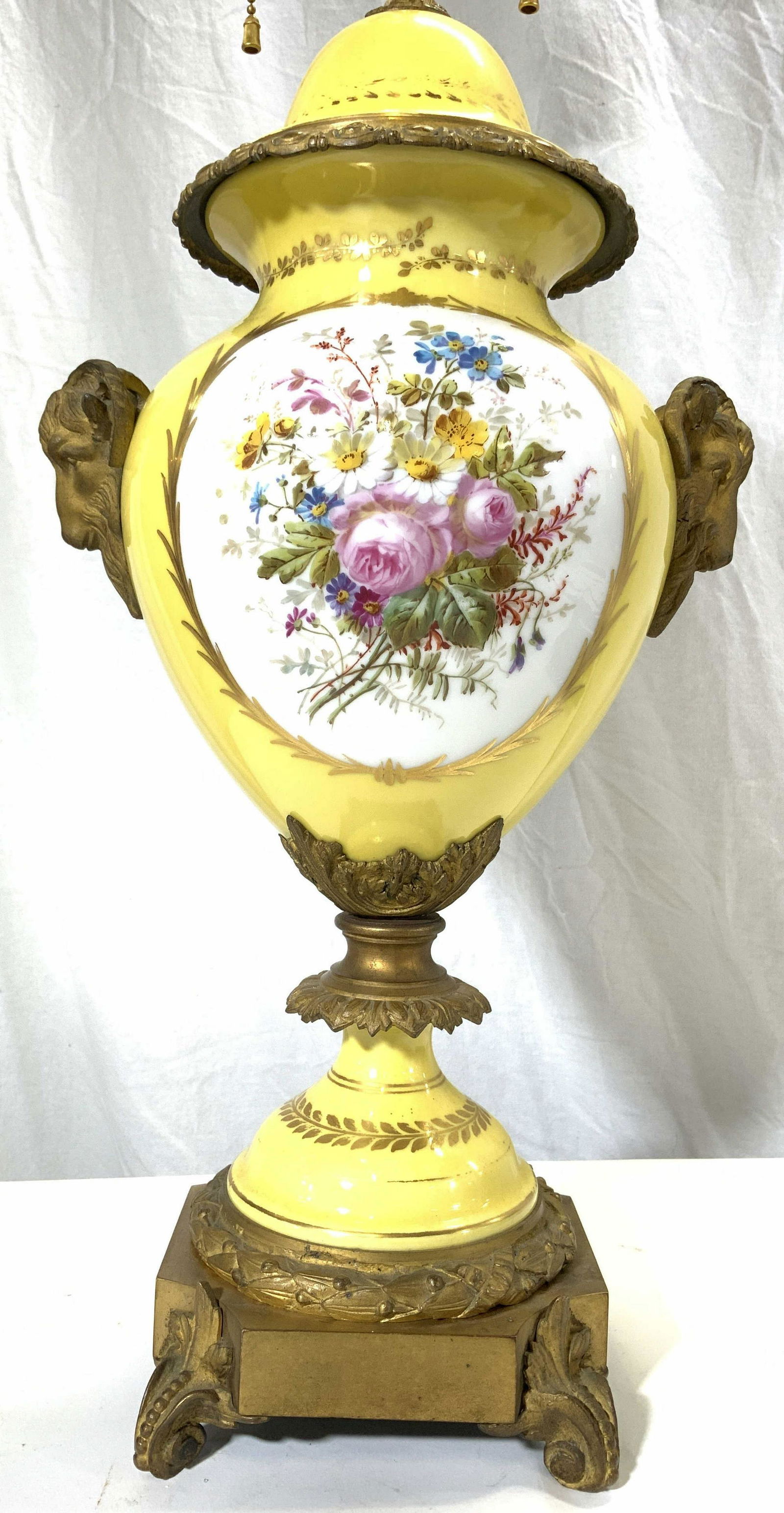 SÈVRES Antique Porcelain Table Lamp (1 of 10)