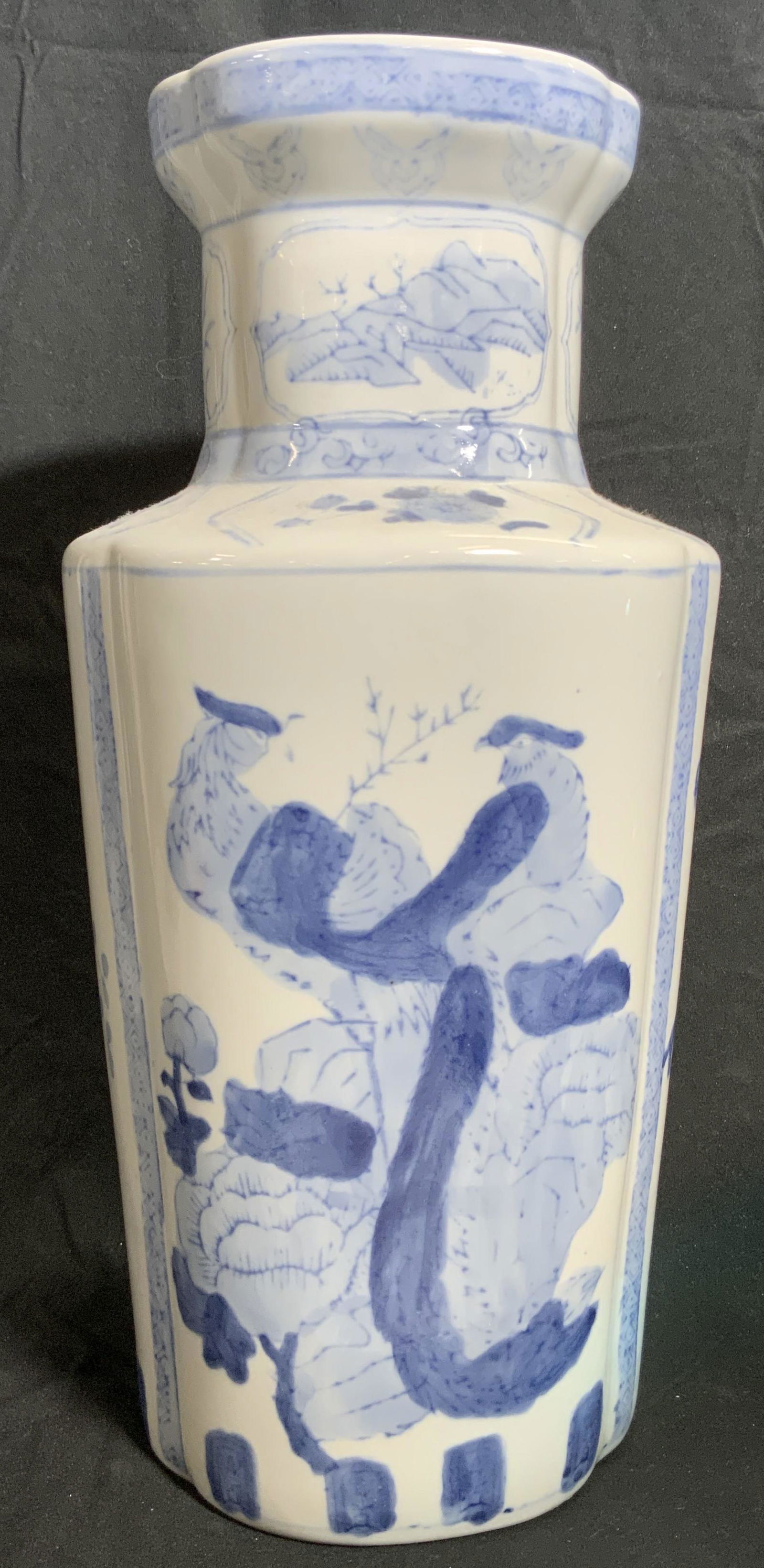 Vntg Hand Painted Blue & White Asian Ceramic Vase (1 of 14)