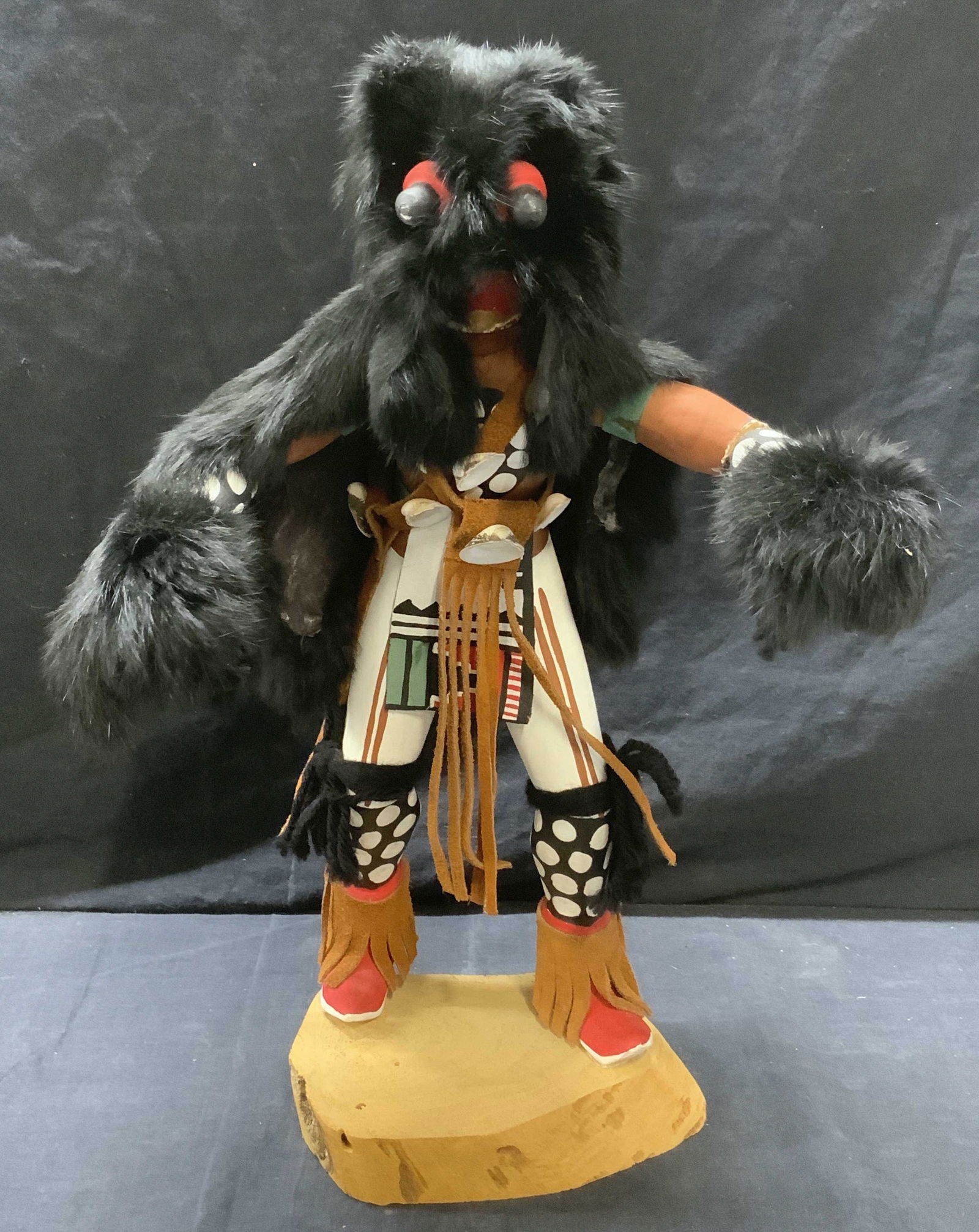 SALINAS Black Bear Vintage Wood Carved Sculpture (1 of 8)