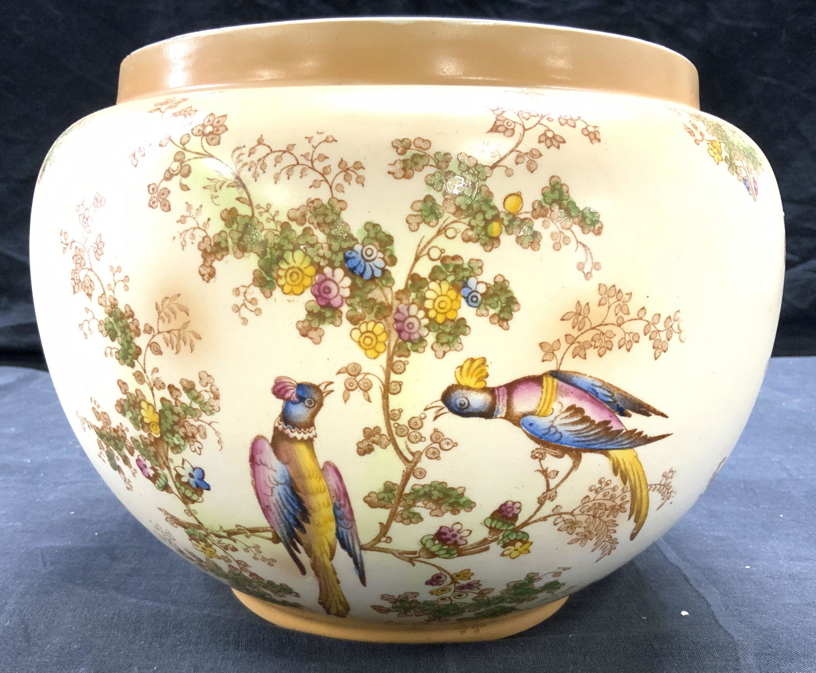 DUCAL ENGLAND Porcelain Planter (1 of 8)