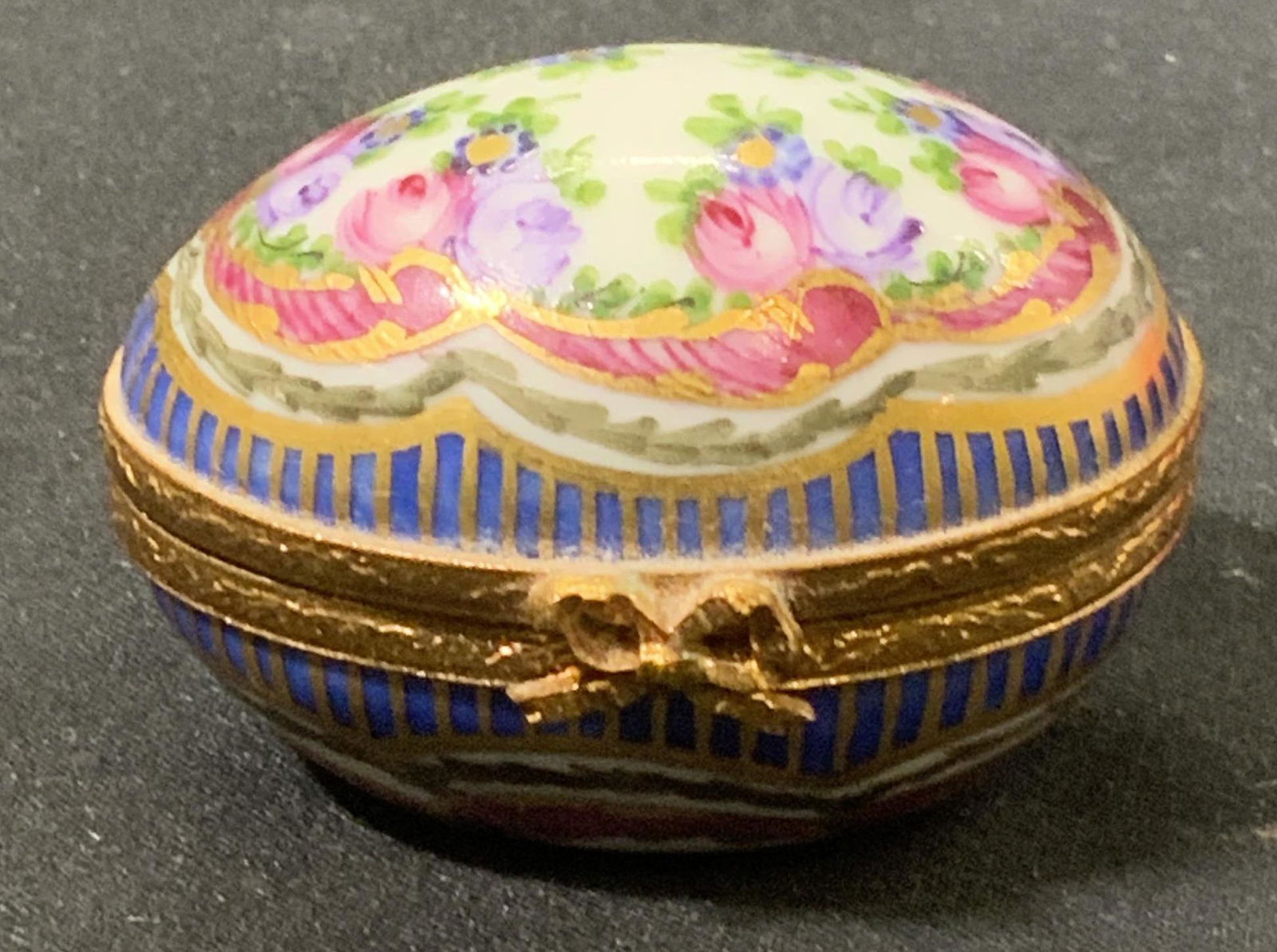LIMOGES FRANCE Peint Main Floral Trinket Box (1 of 5)