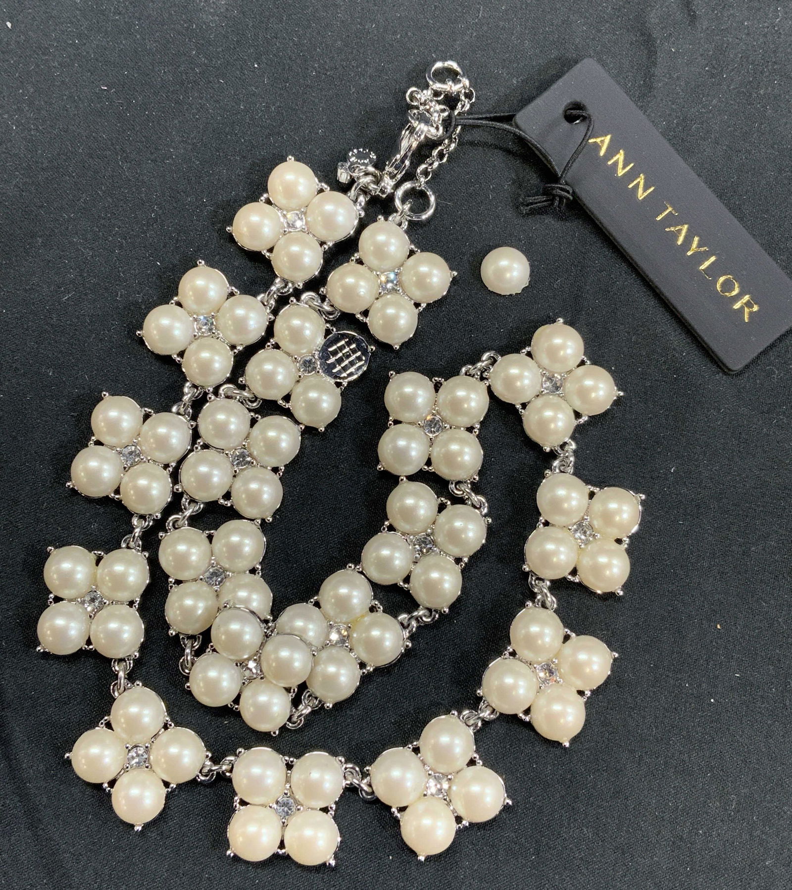 ANN TAYLOR Pearlescent Choker Necklace NWT (1 of 6)