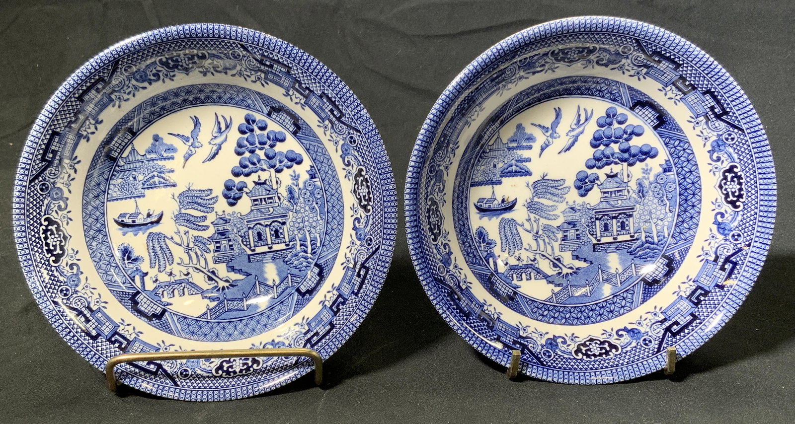 Lot 2 CHURCHILL Blue & White Asian Ceramic Bowls (1 of 4)