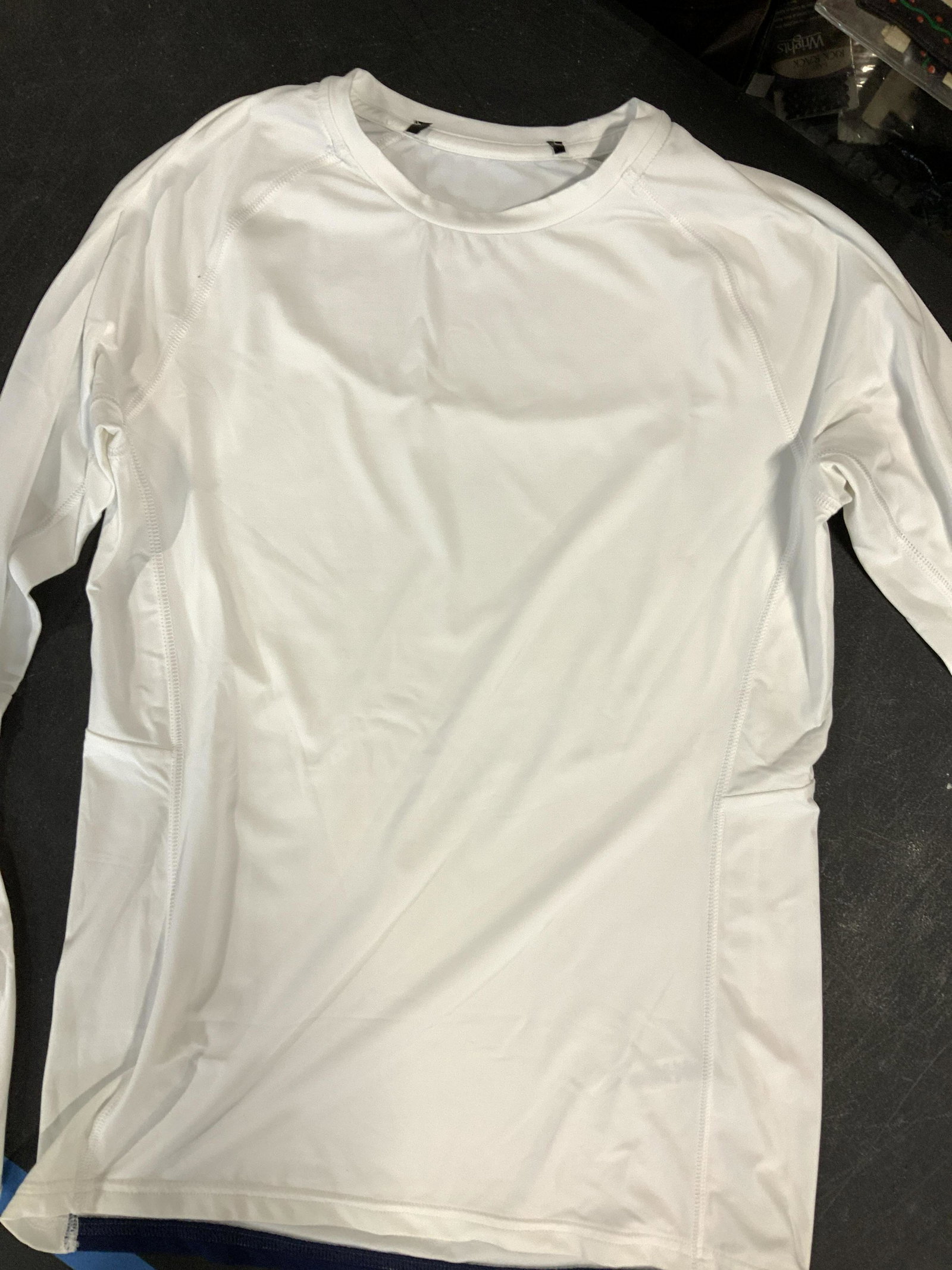RLX White Golf Crew Neck (1 of 4)