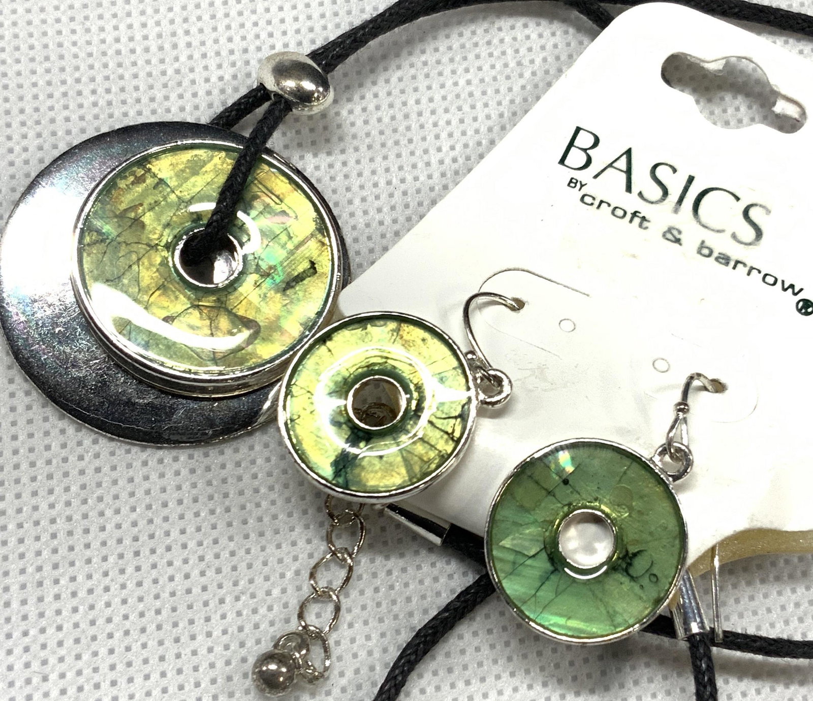 K&G Signed Necklace & Earring Set (1 of 5)