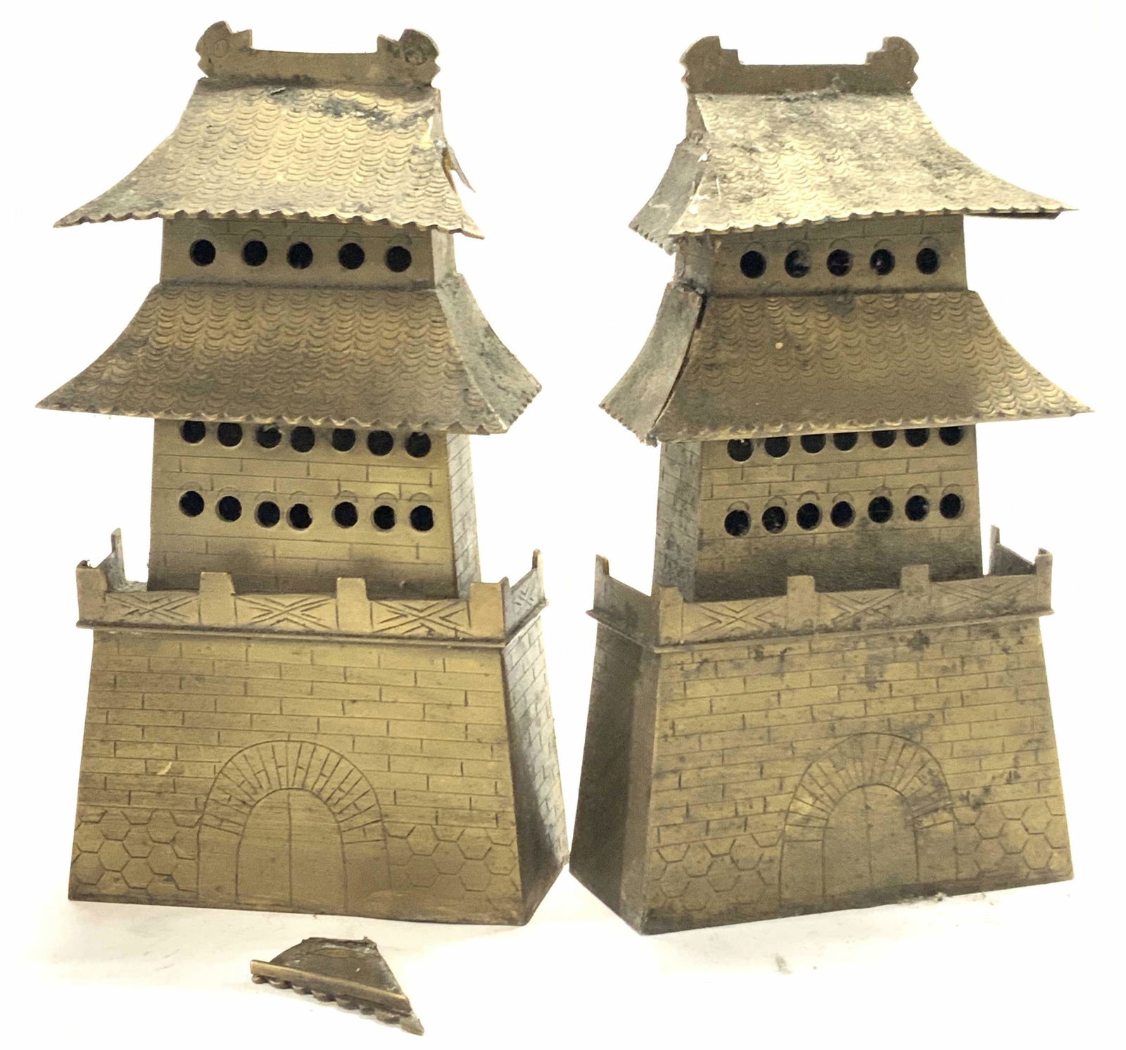 Vintage Brass Etched Asian Fortress Bookends (1 of 10)