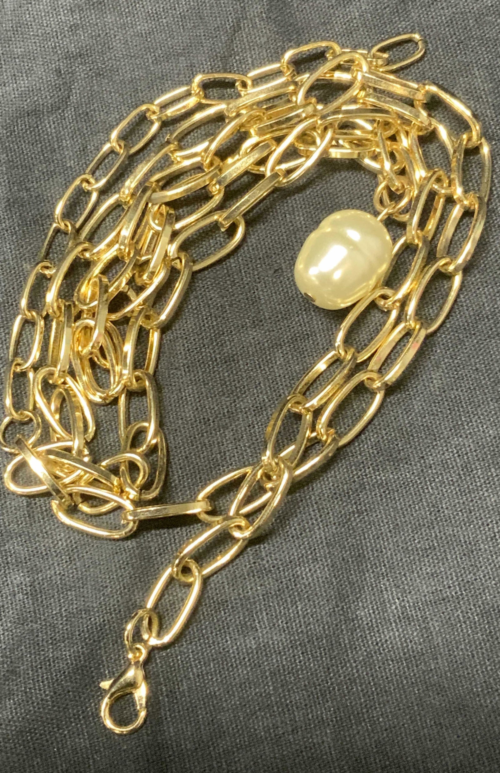 Gold Toned Chainlink Pendant Necklace (1 of 4)