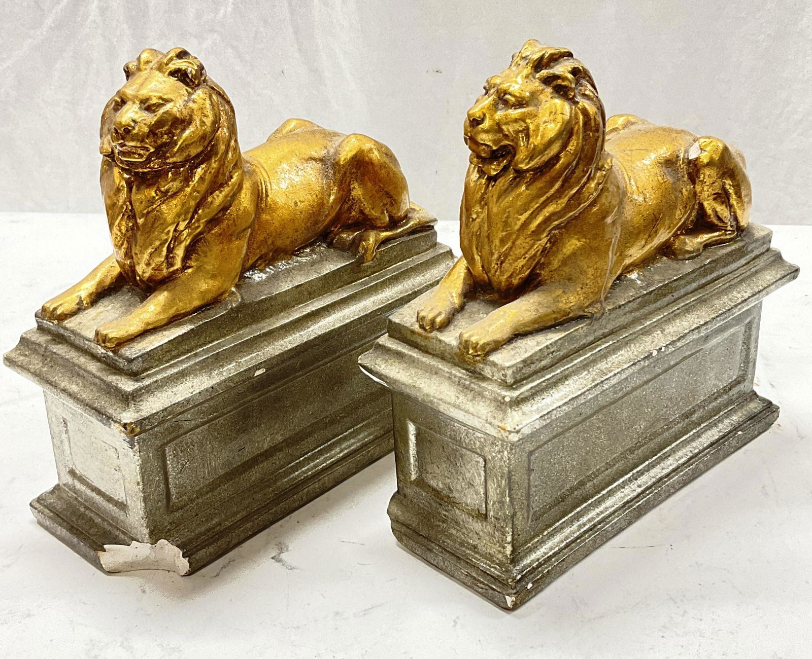 Ceramic Lion Book Ends (1 of 6)