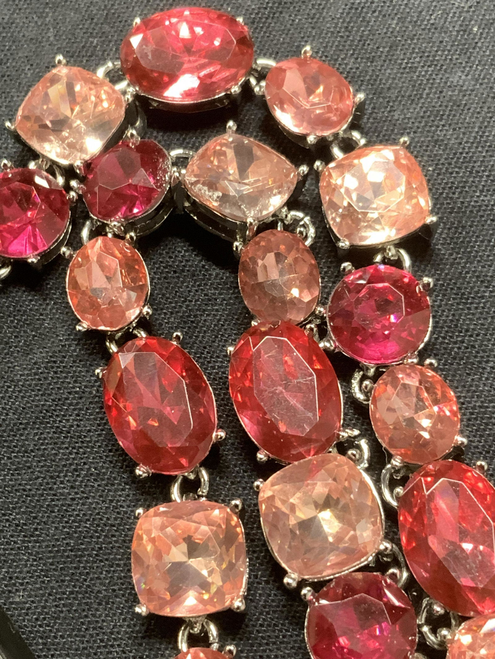 SIMPLY VERA Pink Crystalline Necklace NWT (1 of 4)