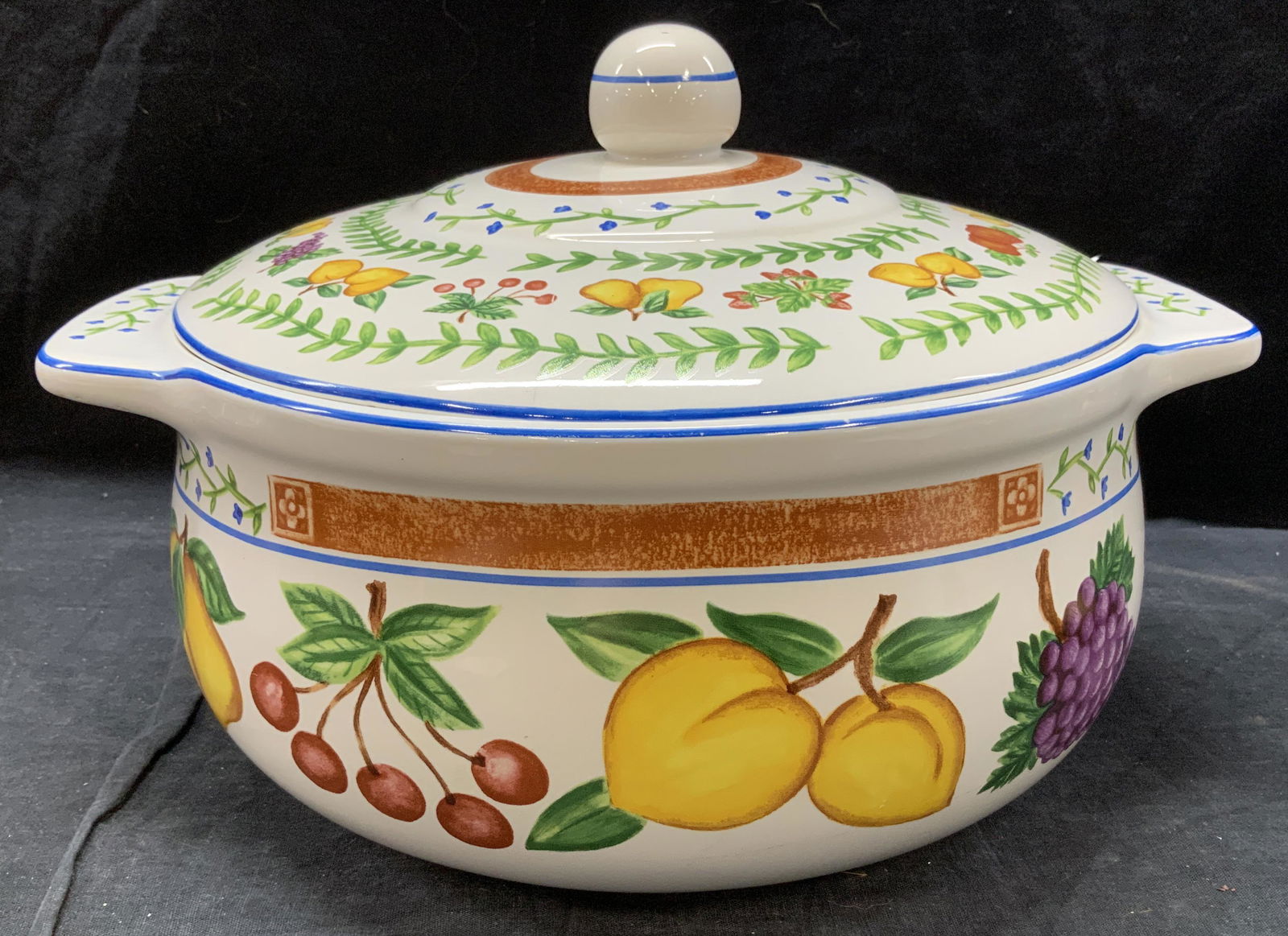 Hand Painted Ceramic Serving Pot W Lid (1 of 7)