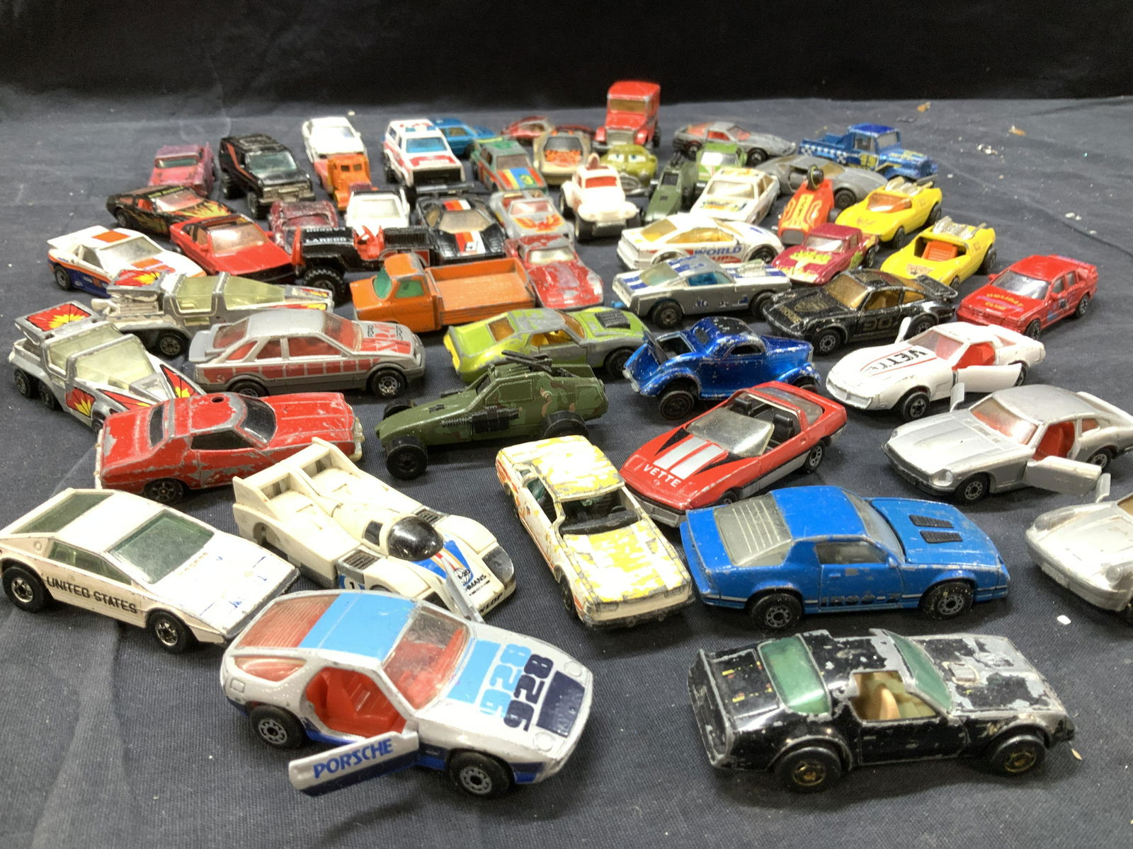 Huge Lot Vintage Car , Truck, Van Toys (1 of 6)