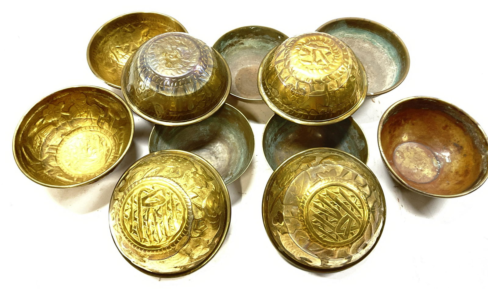 Lot 11 Cast Embossed Brass Bowls (1 of 11)