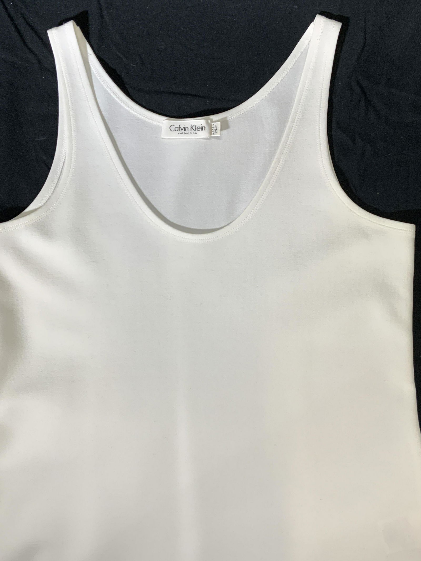 CALVIN KLEIN White Scoop Neck Sleeveless Top (1 of 5)