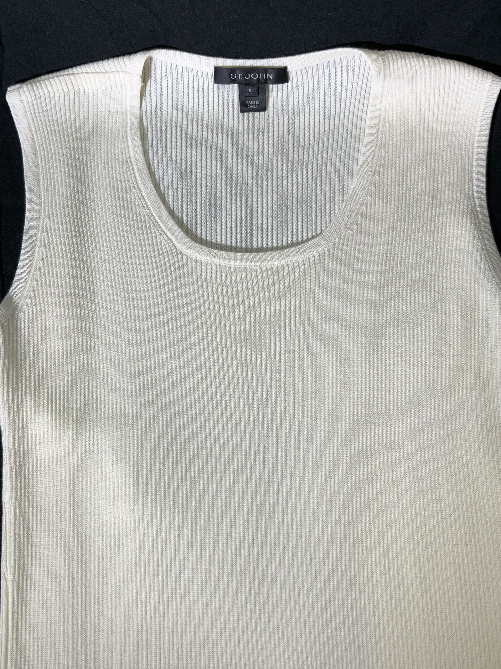 ST JOHN White Rib Knit Sleeveless Top (1 of 4)