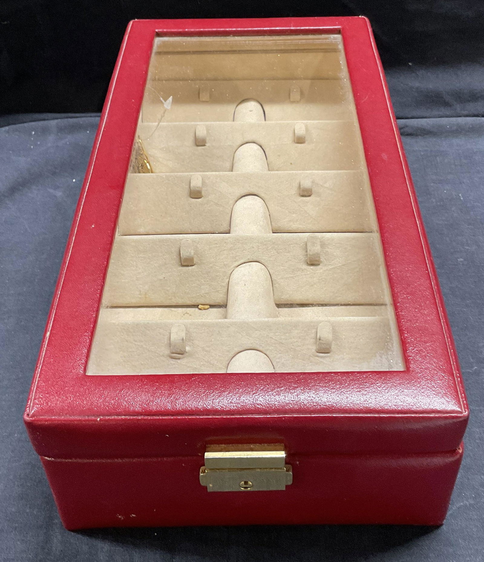 WOLF DESIGNS Leather Jewelry Display Box (1 of 8)