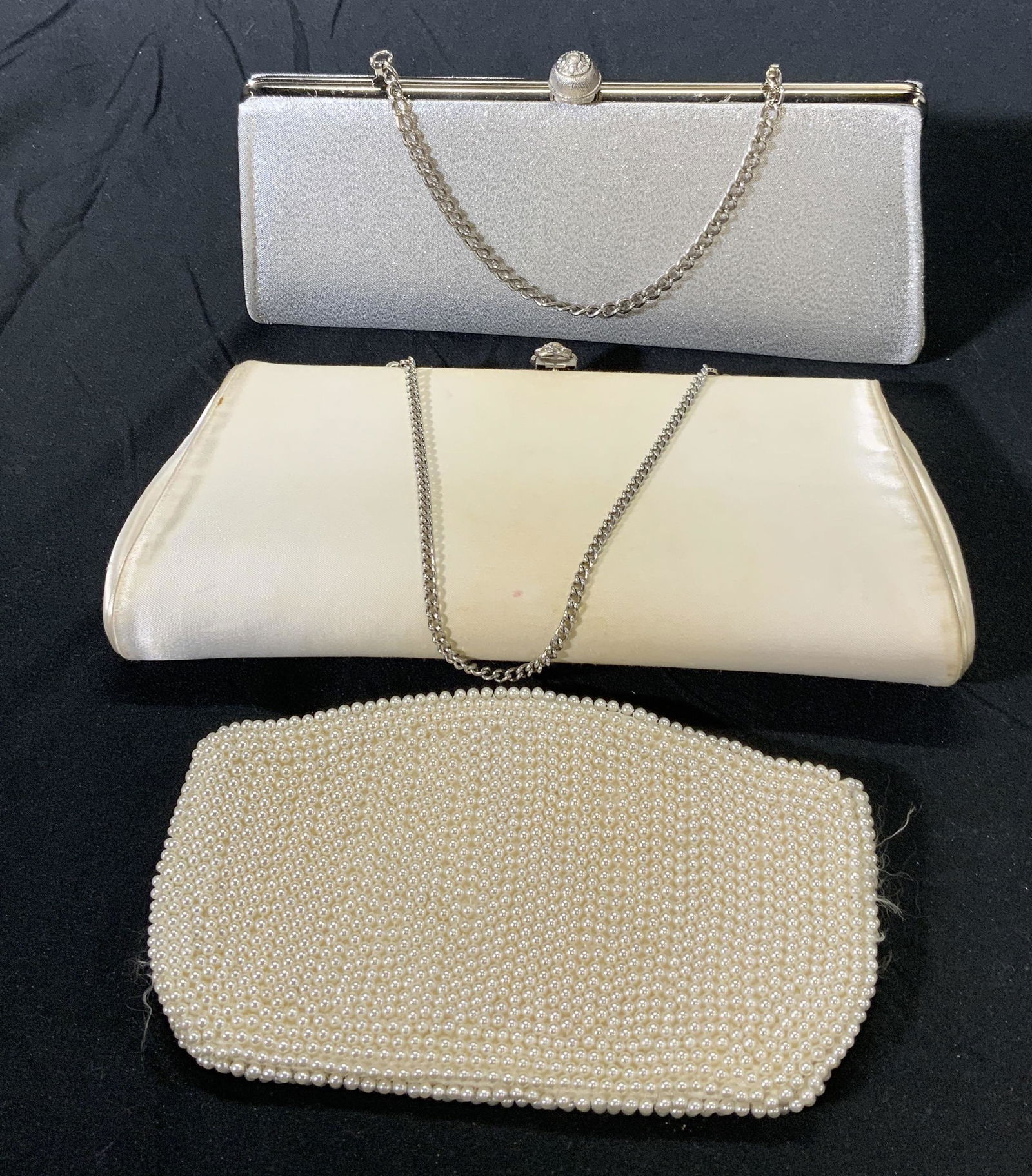 Lot 3 Vintage Cream & Silver Evening Bags (1 of 8)