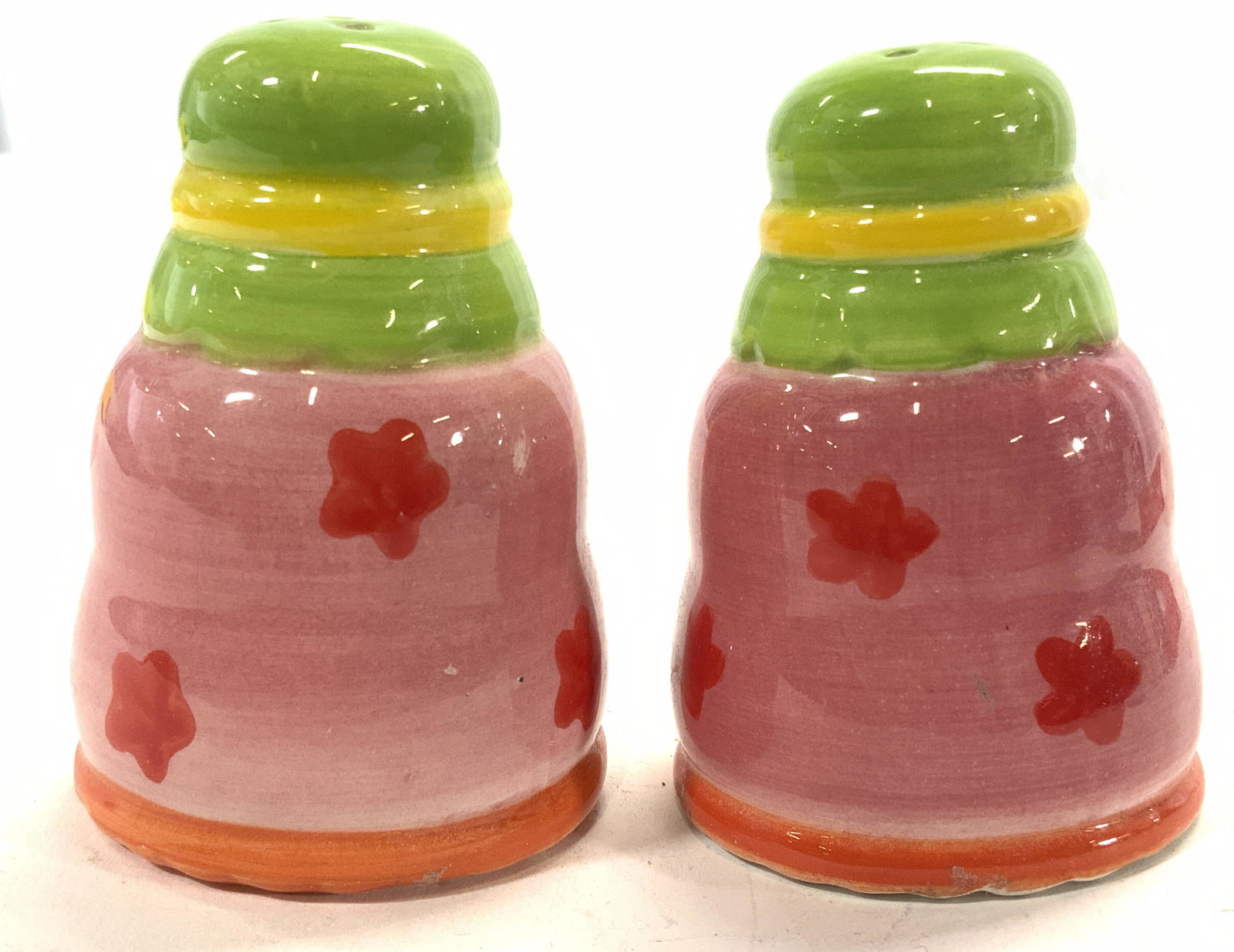 Lot 2 Floral Detailed Salt & Pepper Shakers (1 of 6)