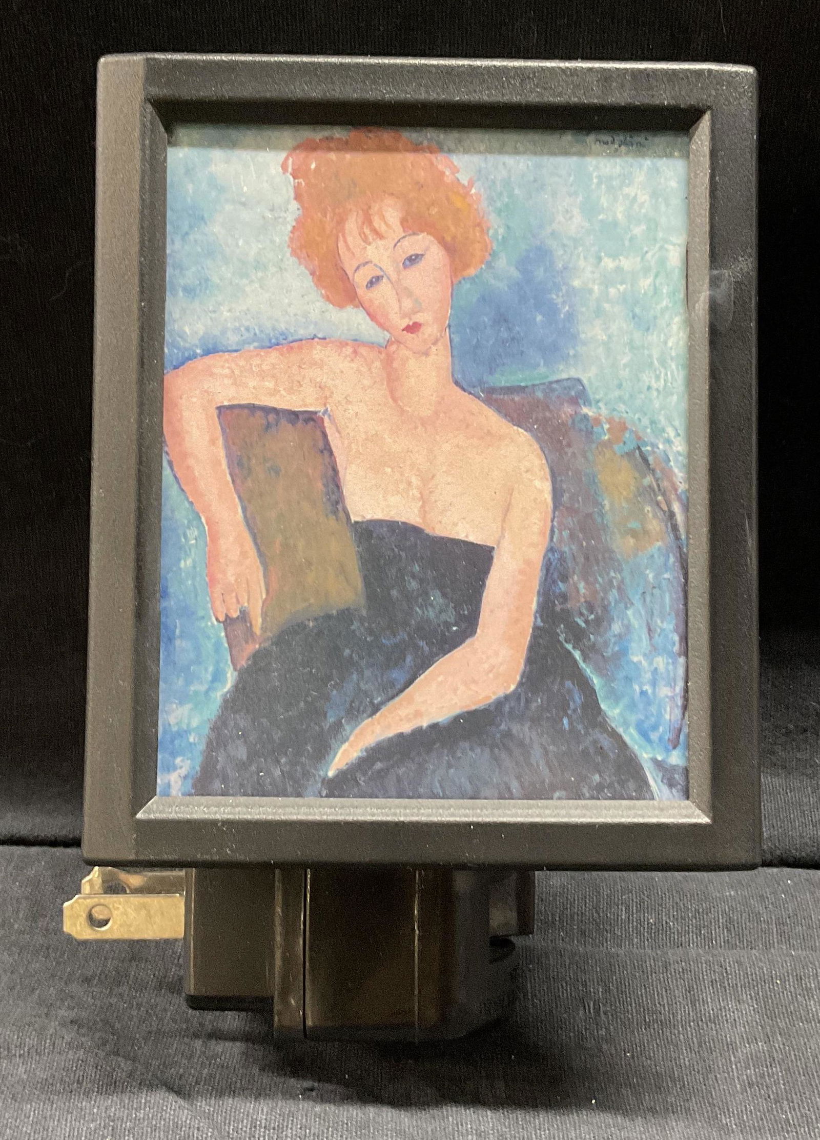 ILLUMINART Modigliani Night Light: ILLUMINART Modigliani Night Light, inscriptions read ILLUMINART The Fine Art of Night Lights, measures 5 1/4 x 3 3/4 inches, surface wear to piece, ILLUMINART, night light, Amedeo Modigliani, night li