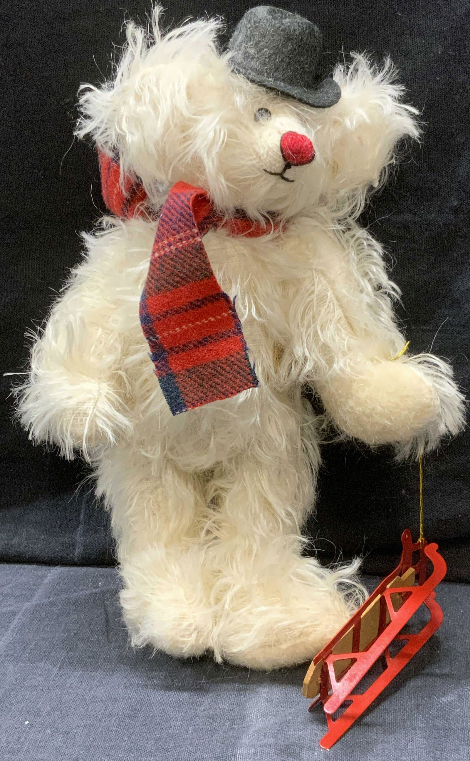 PTTYPATECK White Teddy Bear W Sleigh Accessory (1 of 4)