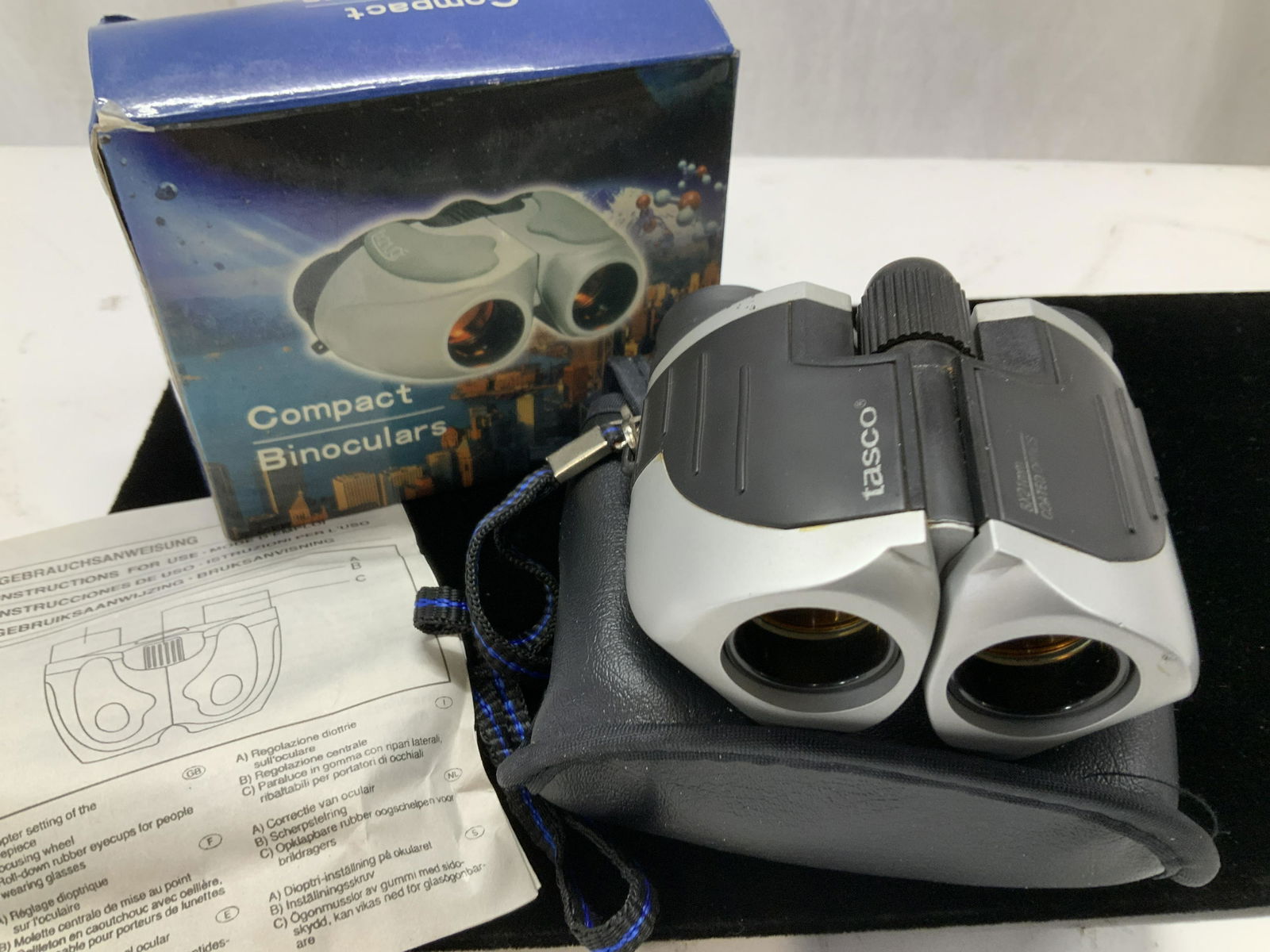 Tasco Compact Binoculars in Box w Instructions (1 of 5)