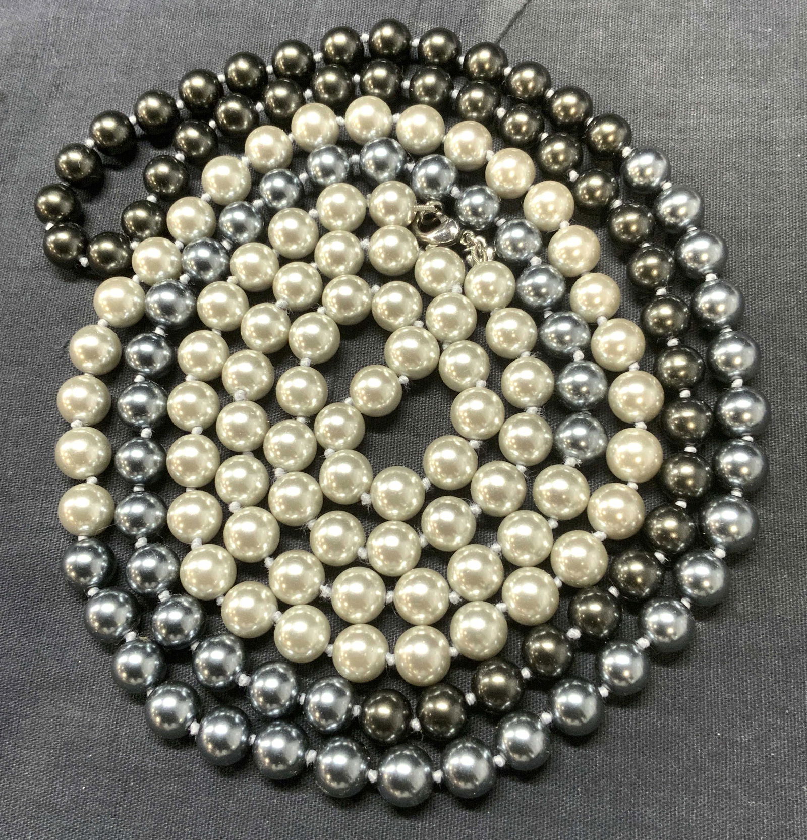 CAROLEE Gradient Pearlescent Wrap Around Necklace (1 of 5)