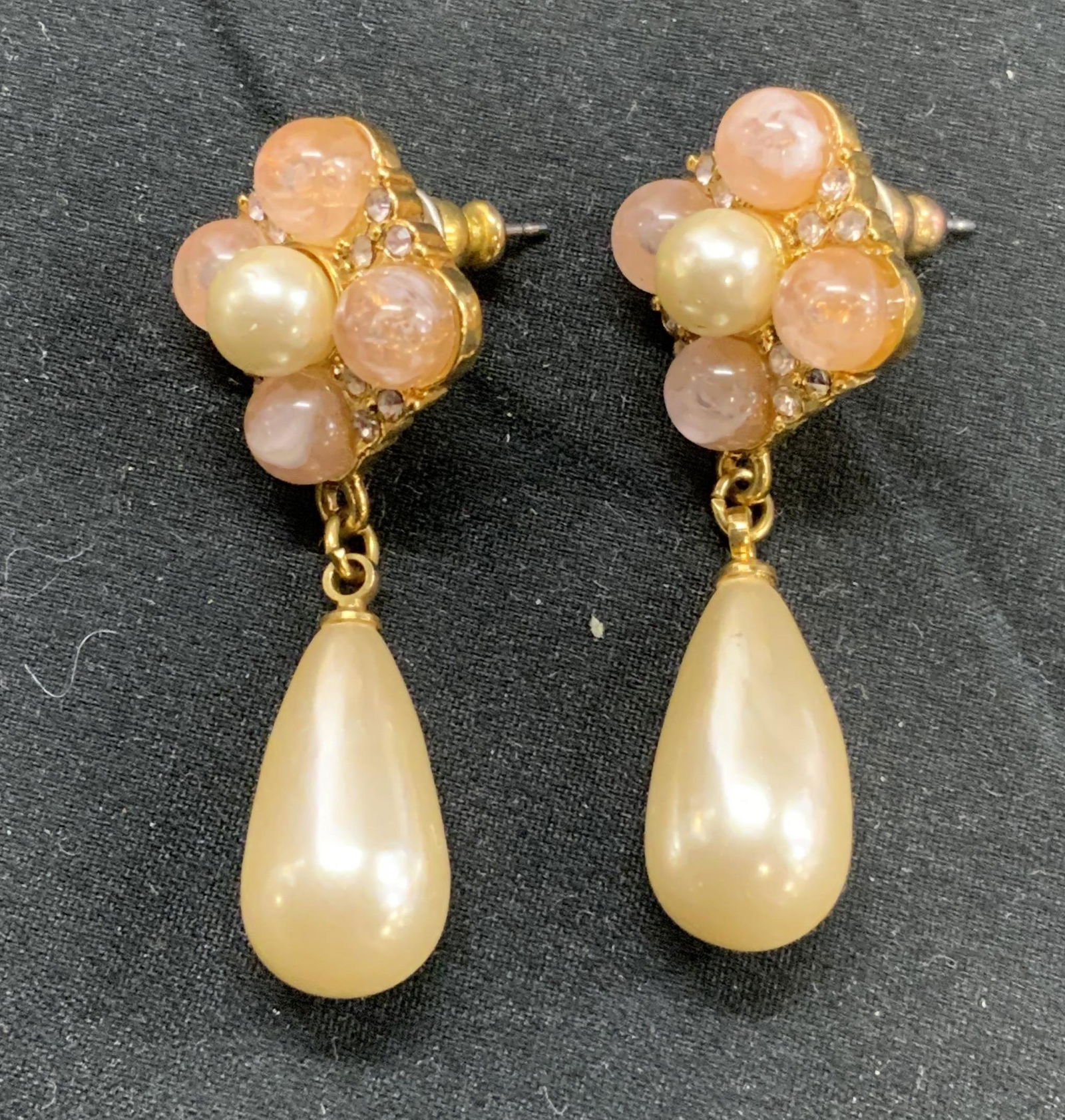 Vintage Beaded Pearlescent Dangle Earrings (1 of 4)