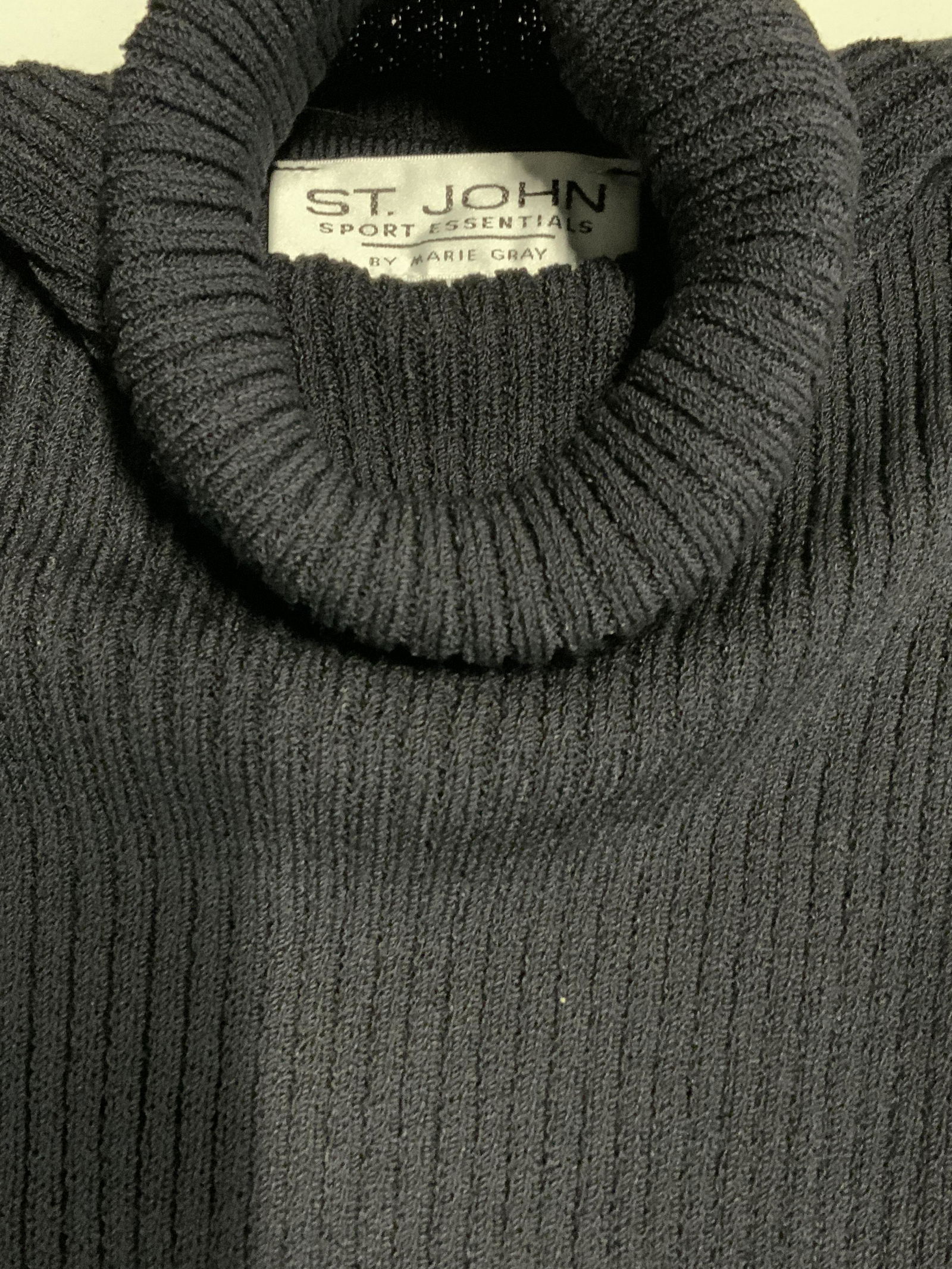 ST JOHN SPORT Black Sleeveless Turtleneck (1 of 5)