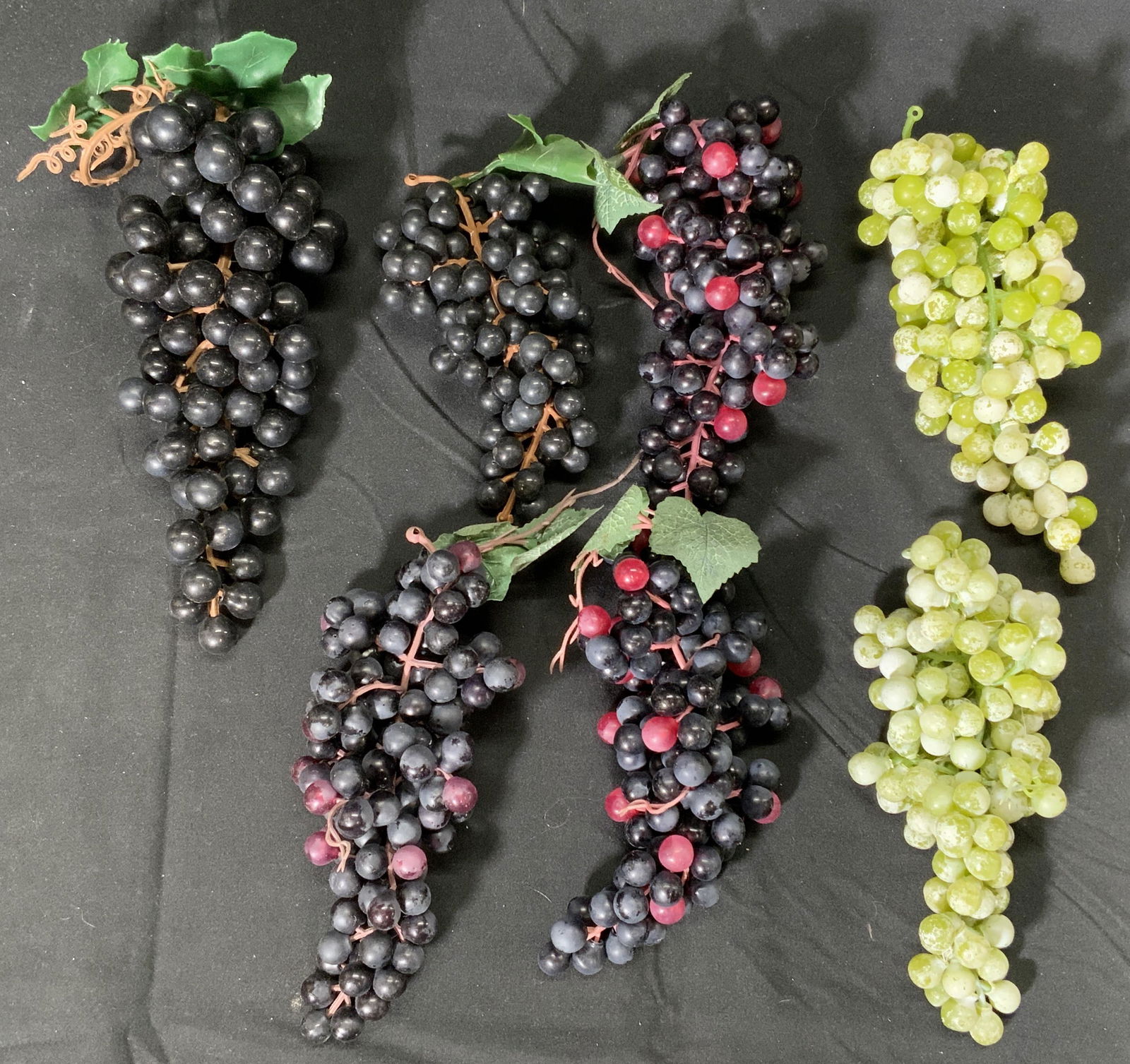 Lot 7 Vintage Decorative Faux Grapes (1 of 4)