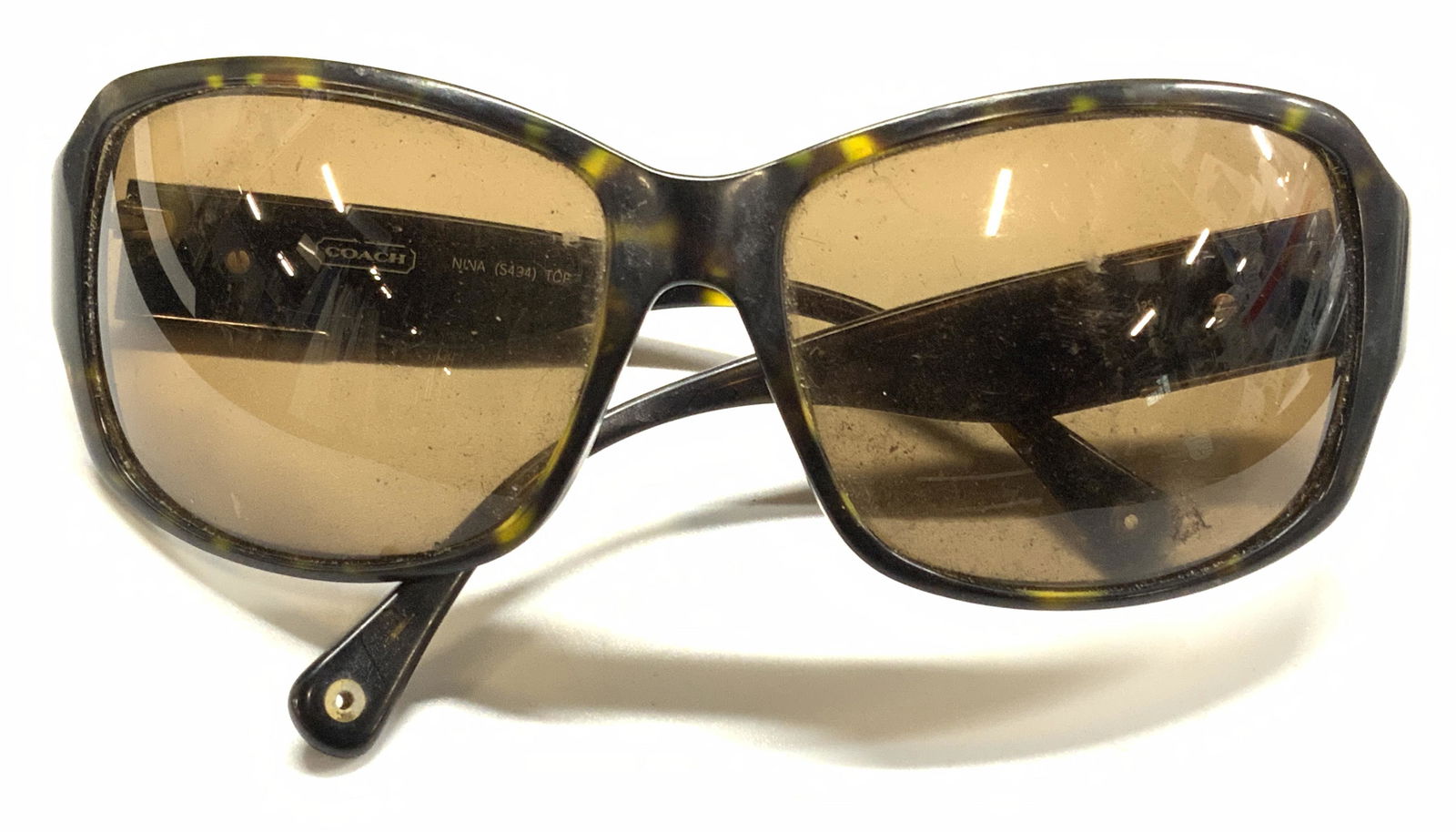 COACH Nina Tortoise Rectangle Sunglasses (1 of 5)