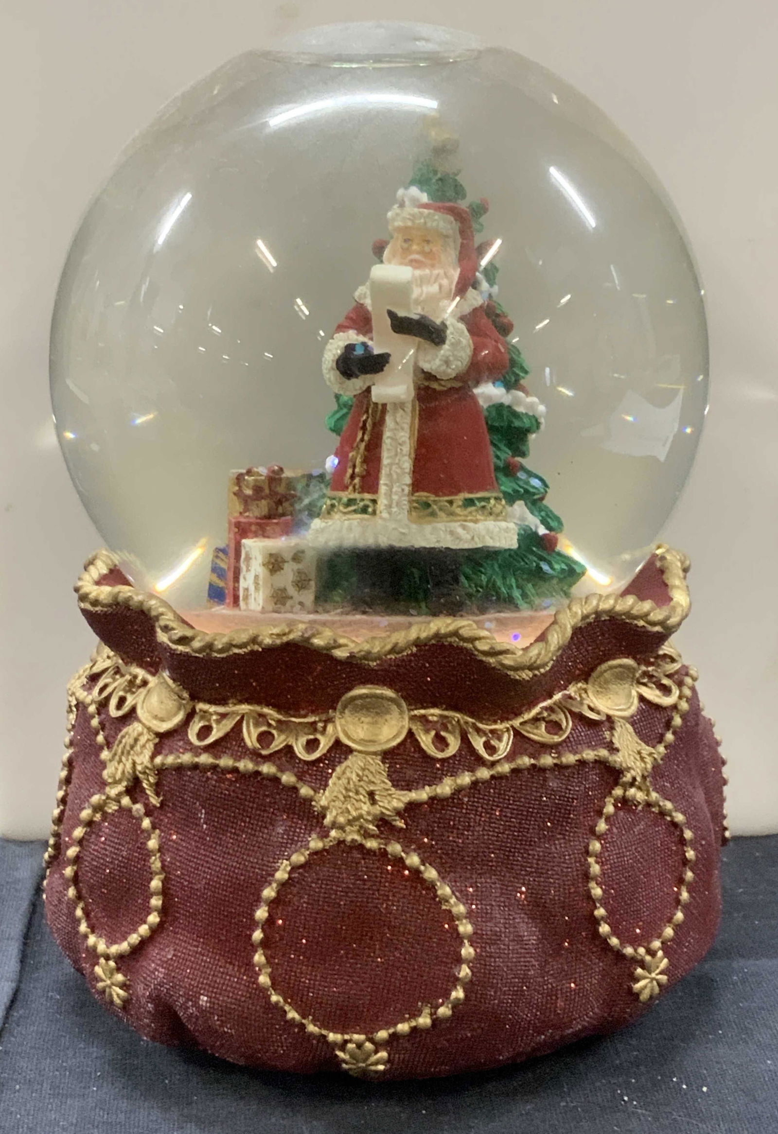 Vintage Victorian Style Musical Snow Globe (1 of 6)