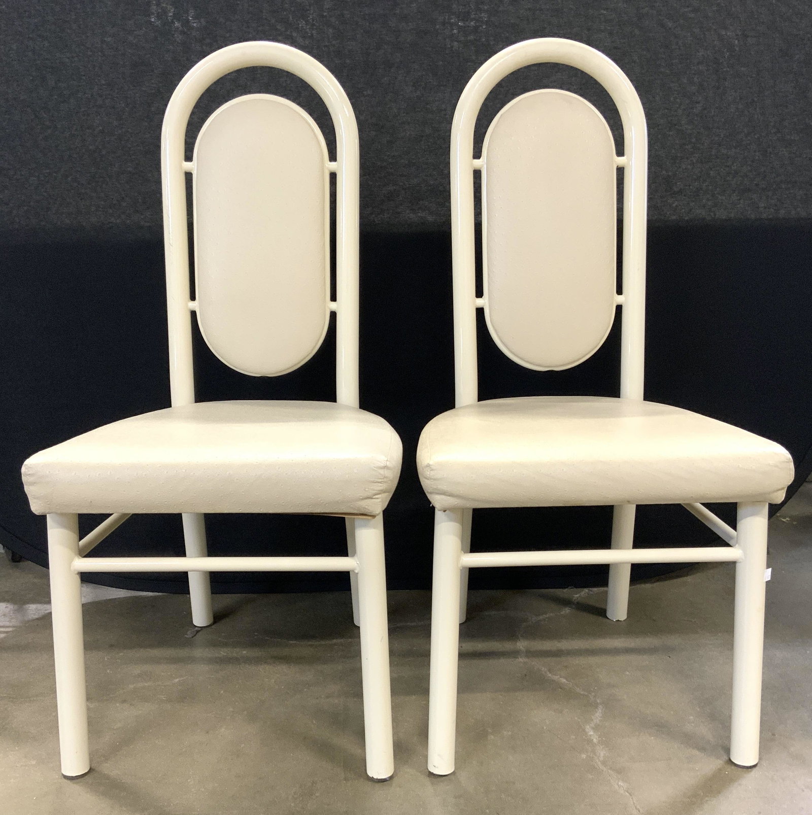 CAL STYLE FURNITURE MFG CO Pr Side Chairs (1 of 10)