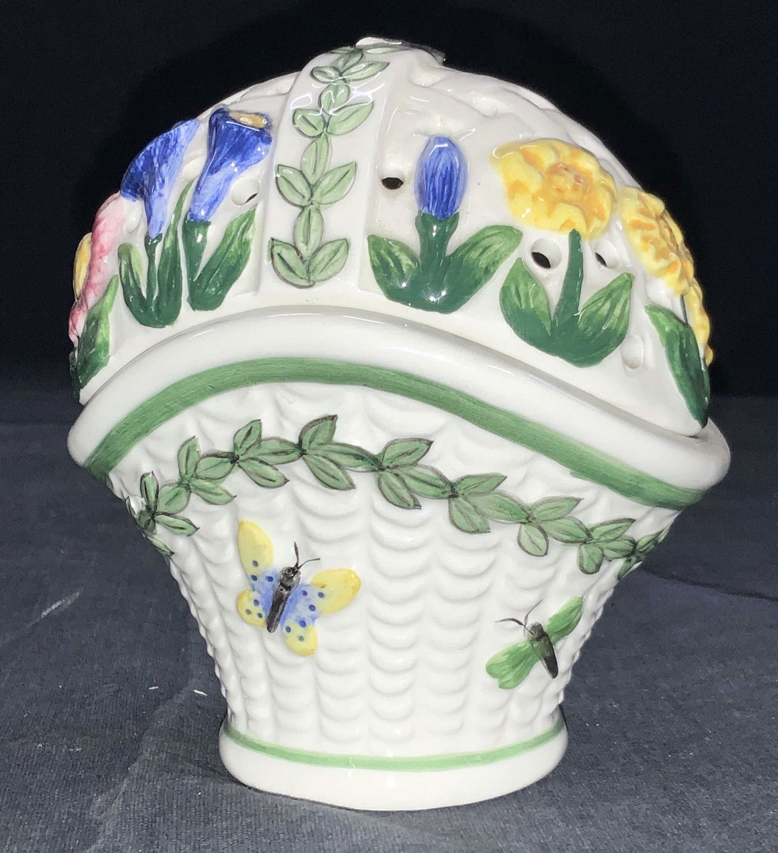 PORTMERION Vintage Porcelain Vessel (1 of 8)