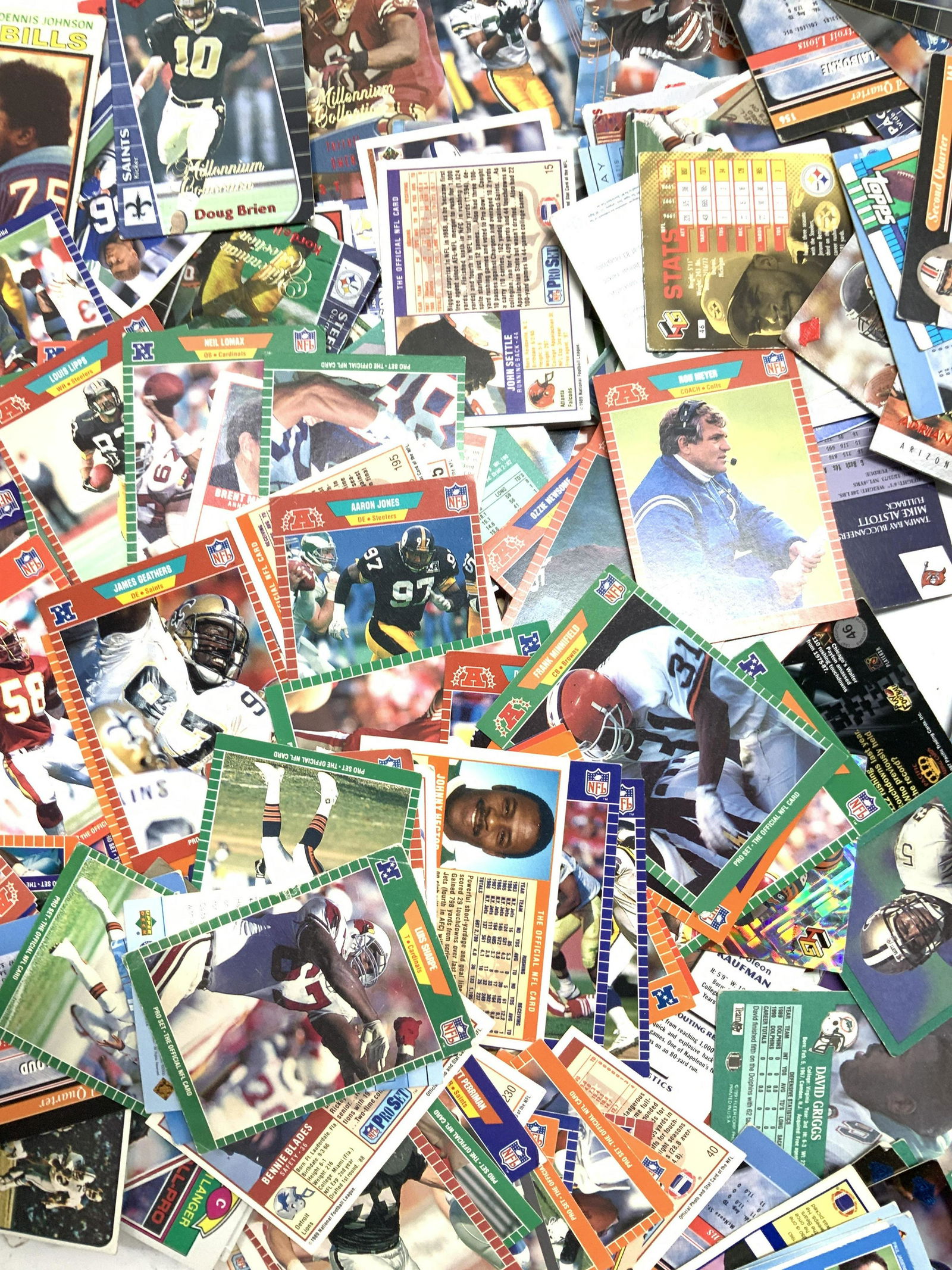 Huge Lot Collectible Football Trading Cards (1 of 6)