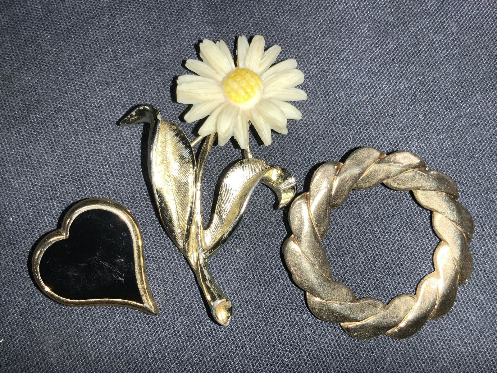3 Gold Toned Sarah Coventry Signed Brooches (1 of 7)