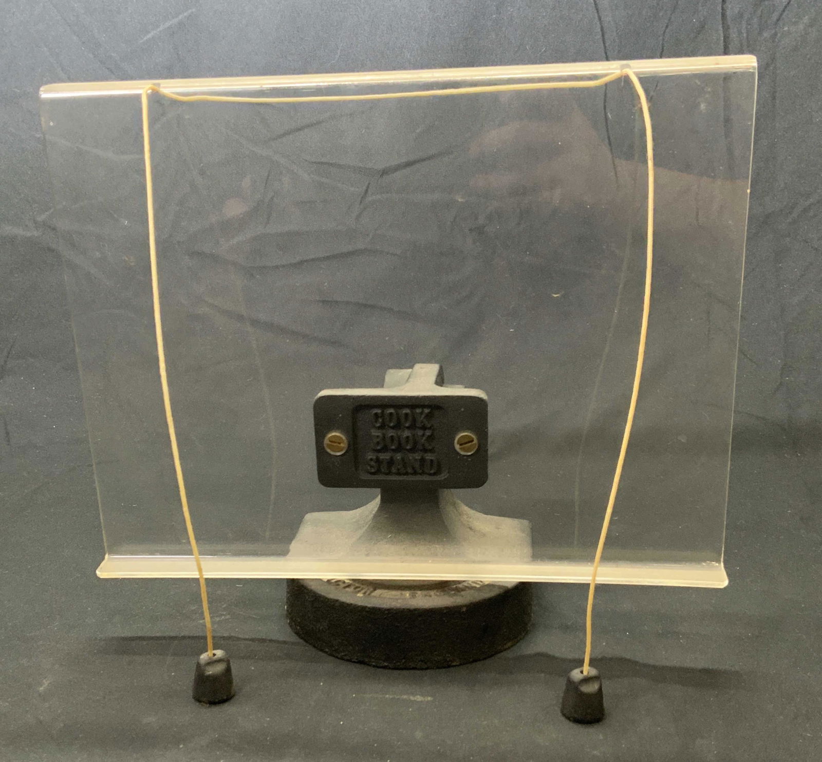 VICTOR Iron Cook Book Stand (1 of 5)